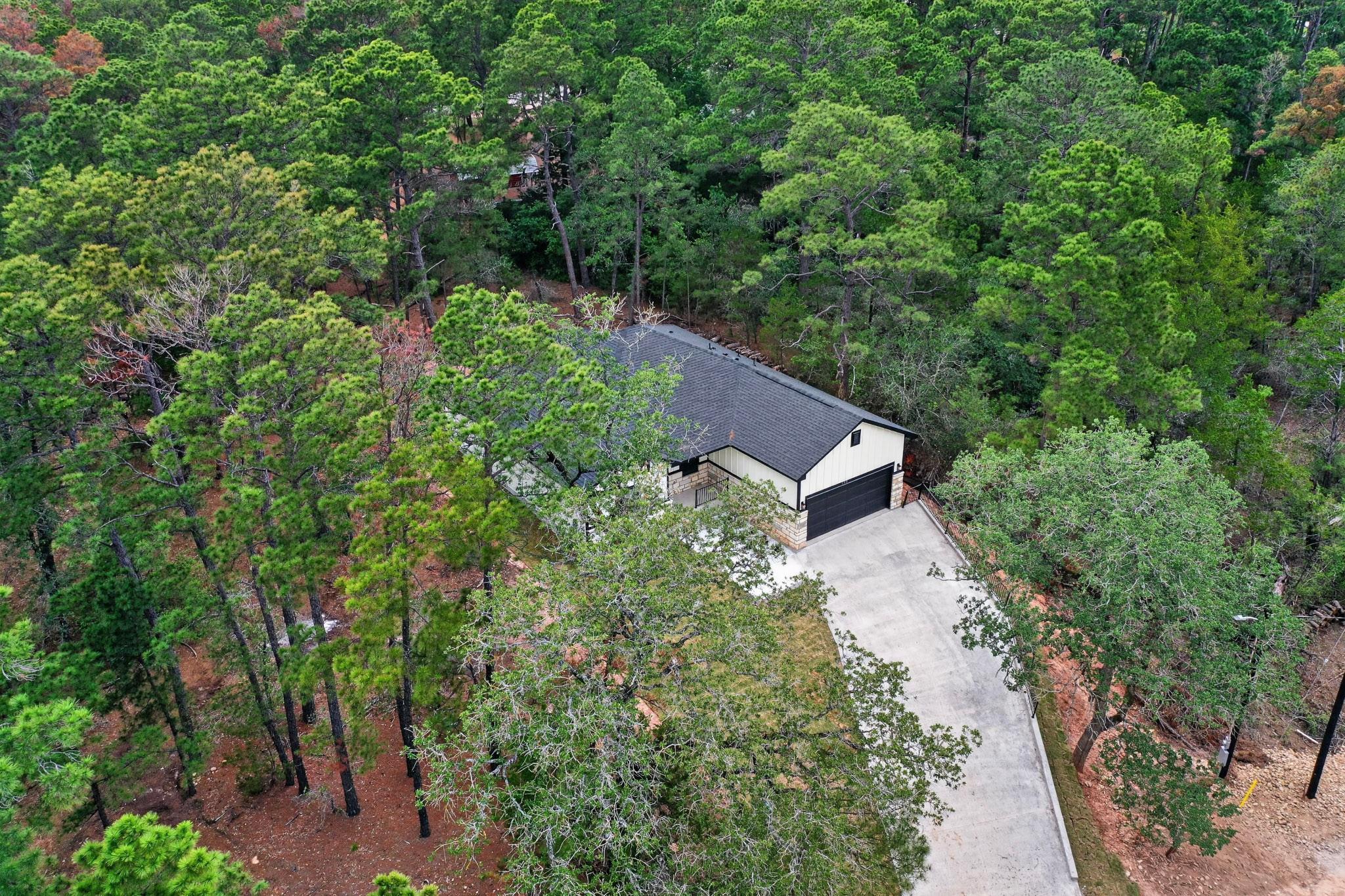 190 Molokini Dr, Bastrop, TX 78602