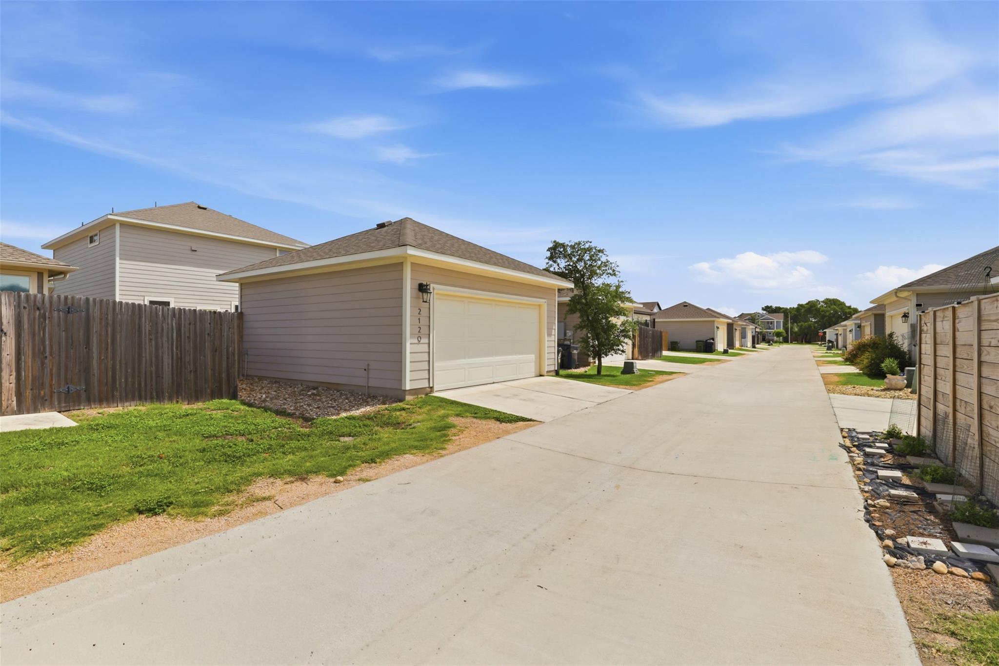 2129 Pecan Island Dr, Leander, TX 78641