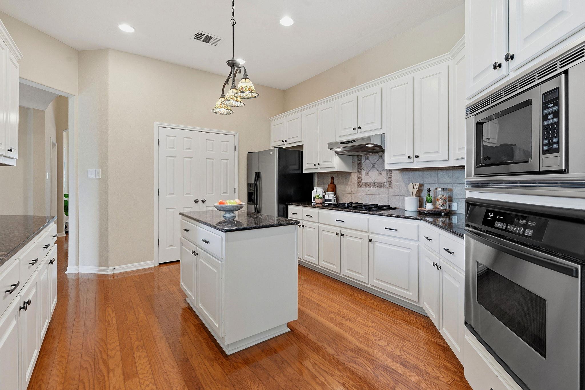 9901 Lisi Anne Dr, Austin, TX 78717