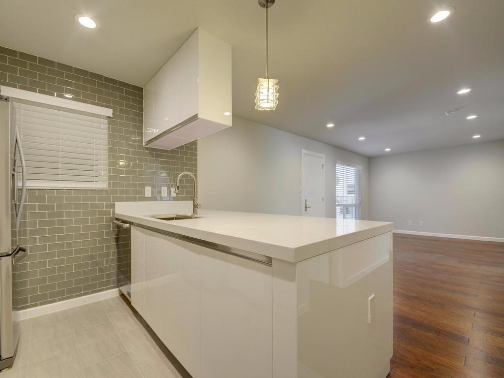 3110 Red River St # C-402, Austin, TX 78705