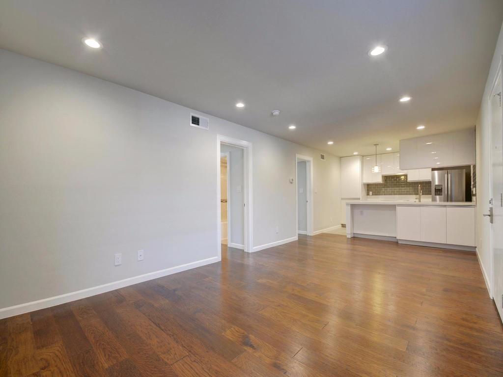 3110 Red River St # C-402, Austin, TX 78705
