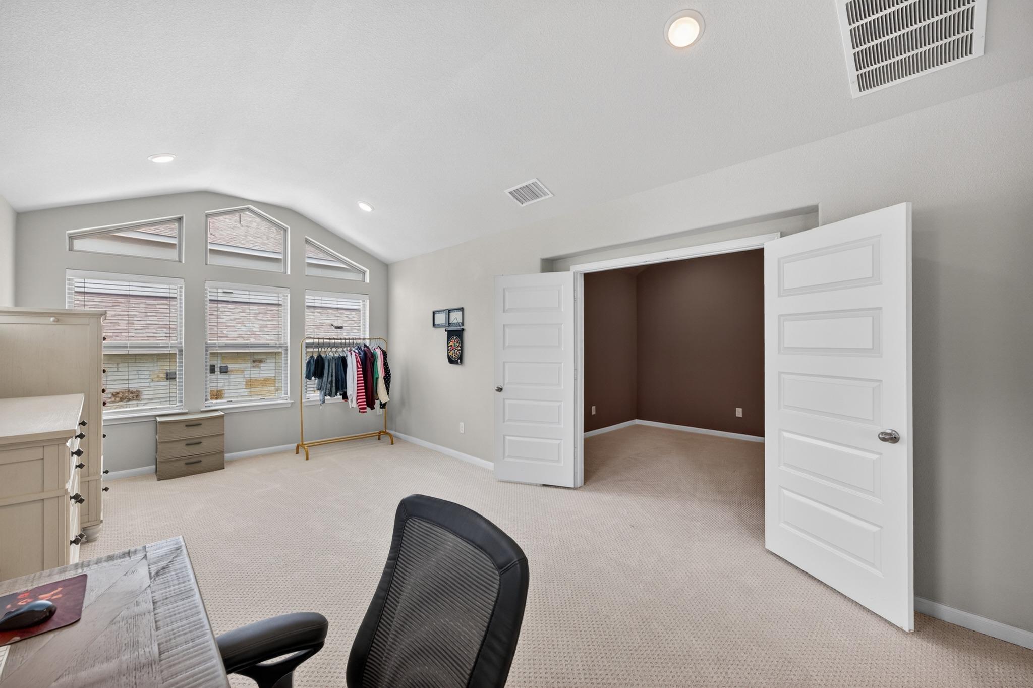 402 San Donato Dr, Austin, TX 78738