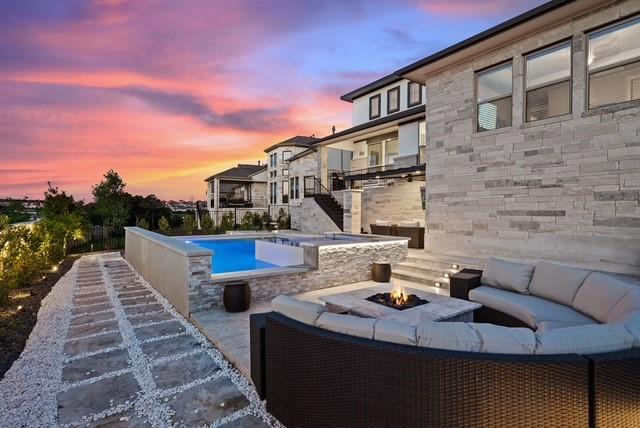 402 San Donato Dr, Austin, TX 78738