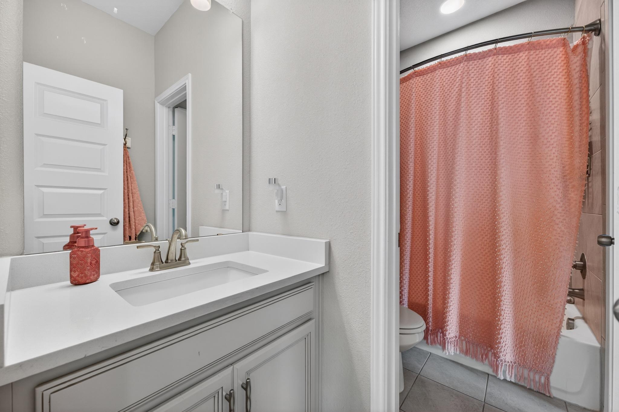 402 San Donato Dr, Austin, TX 78738