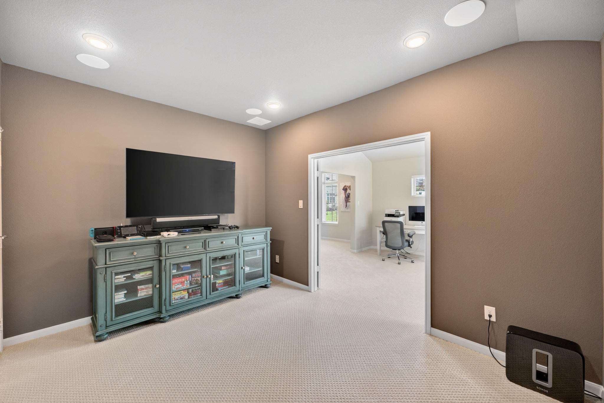 402 San Donato Dr, Austin, TX 78738