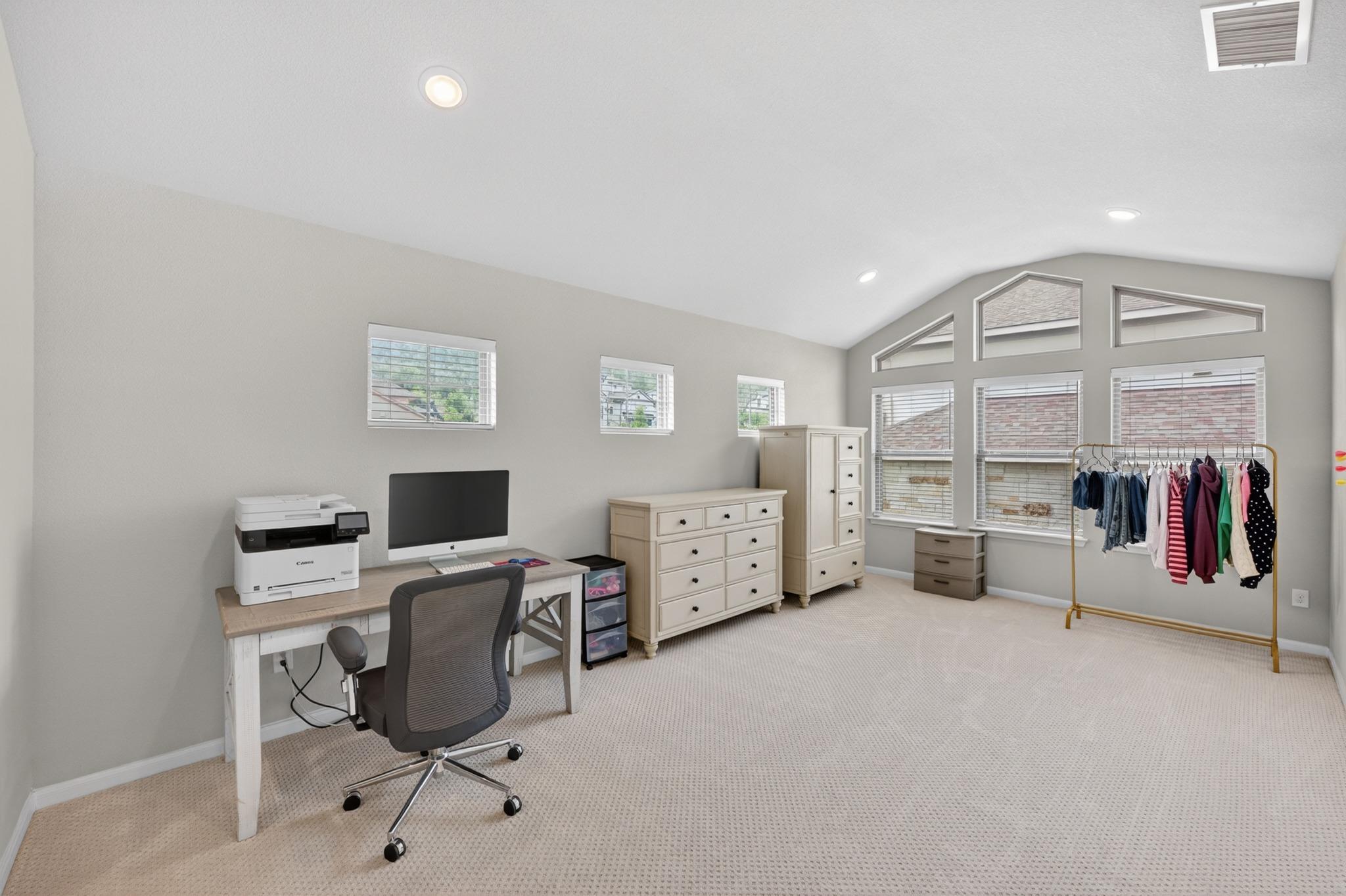 402 San Donato Dr, Austin, TX 78738