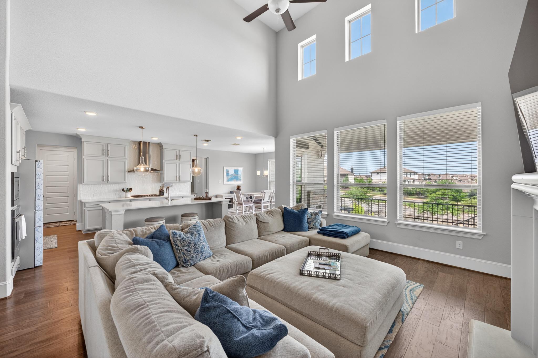 402 San Donato Dr, Austin, TX 78738