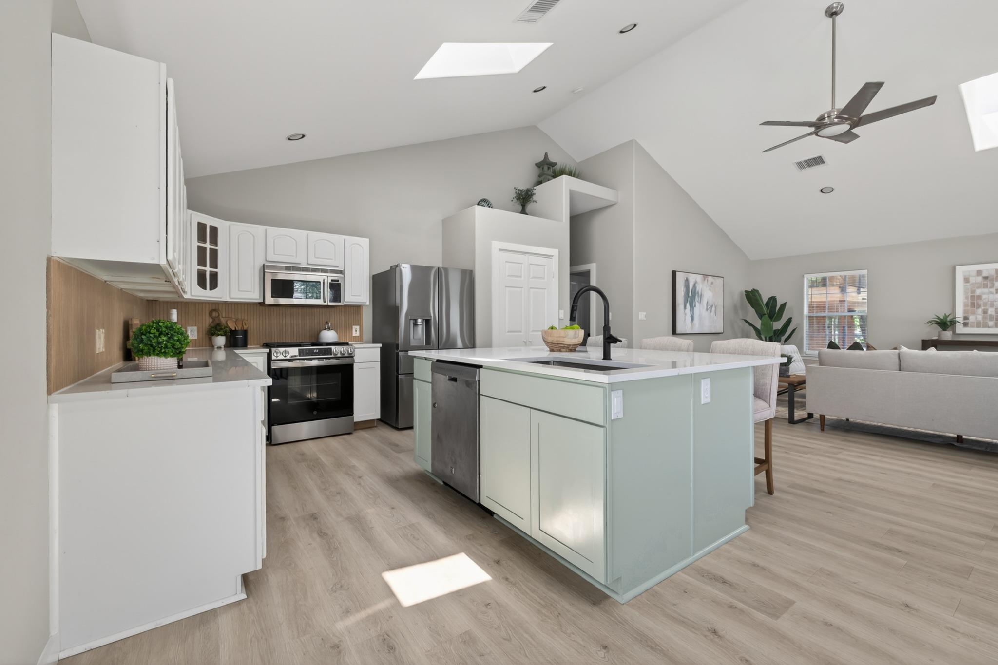 411 W Live Oak St, Austin, TX 78704
