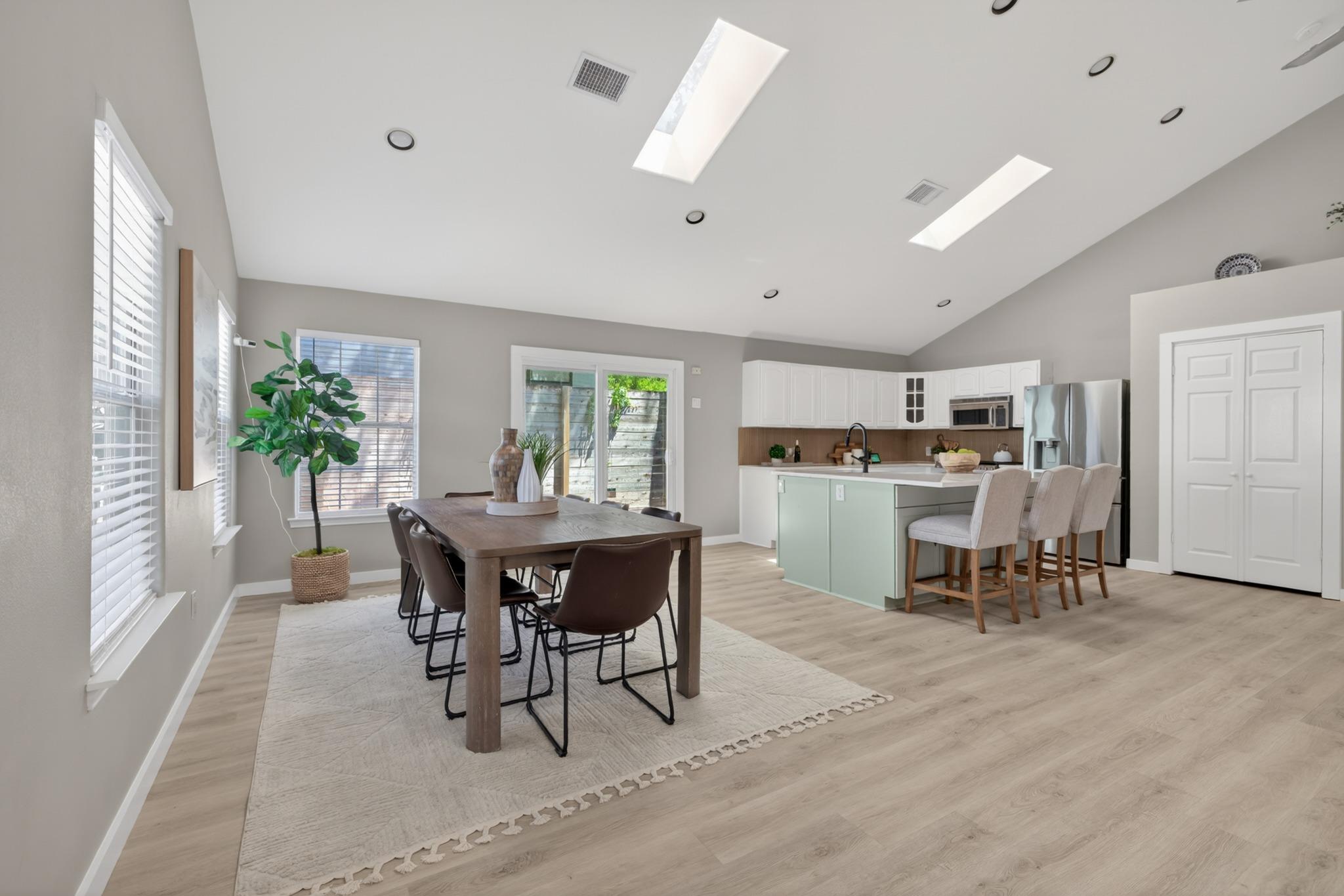 411 W Live Oak St, Austin, TX 78704