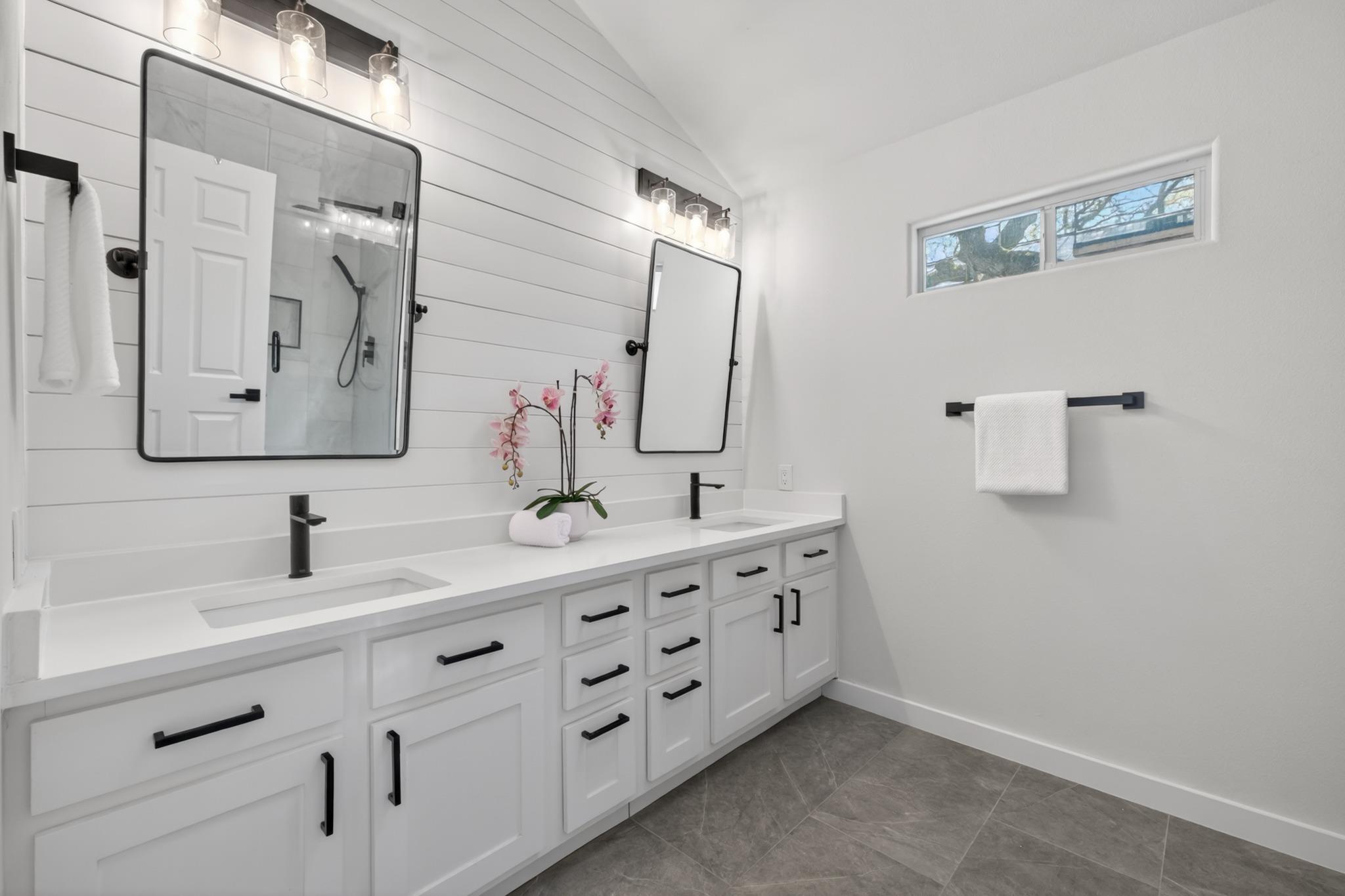 411 W Live Oak St, Austin, TX 78704