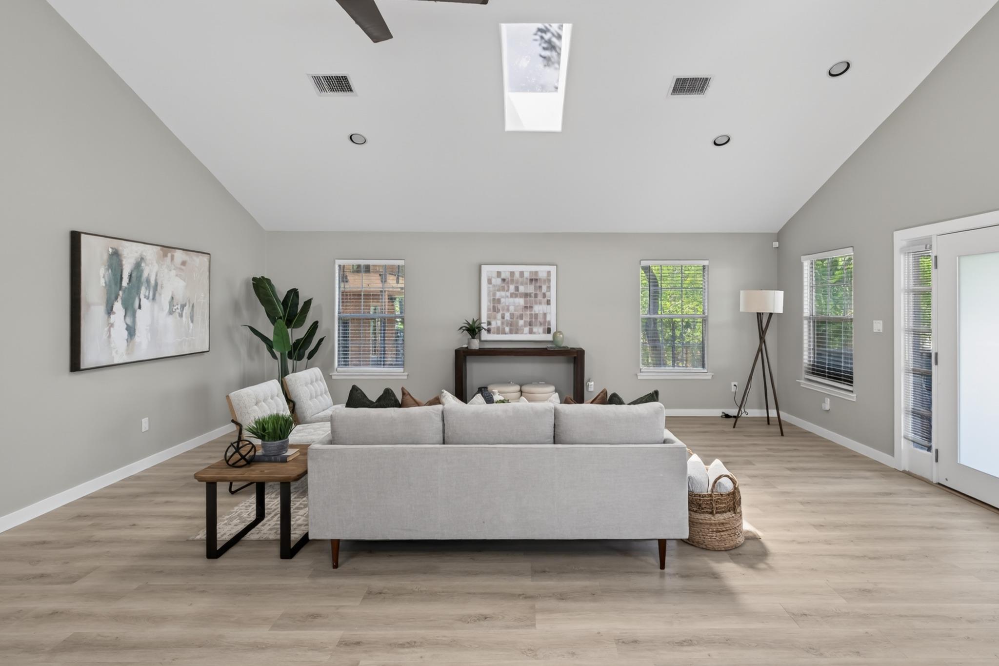 411 W Live Oak St, Austin, TX 78704