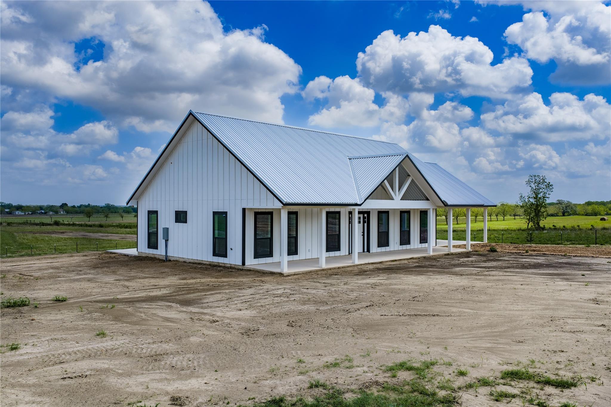 9391 Hajovsky Rd, La Grange, TX 78945