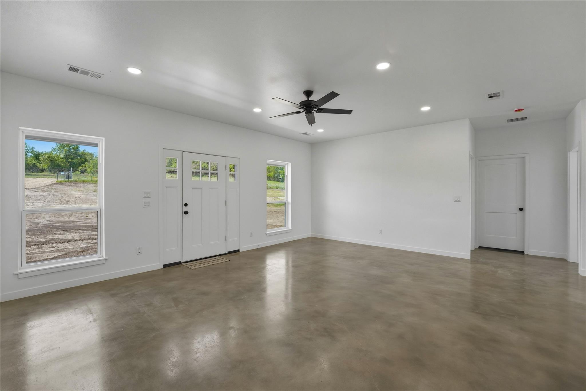9391 Hajovsky Rd, La Grange, TX 78945
