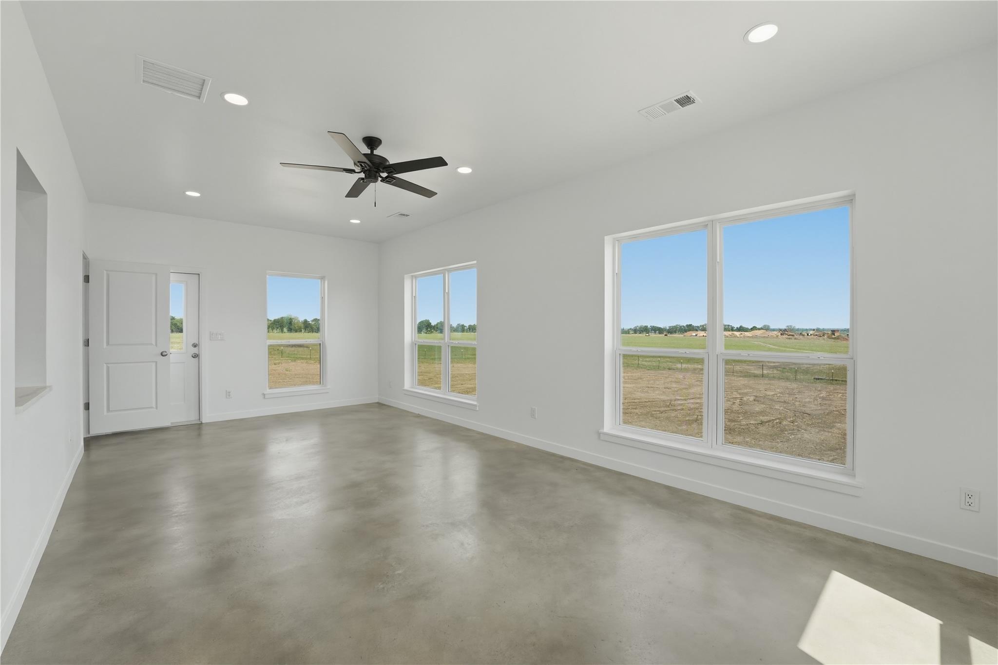 9345 Hajovsky Rd, La Grange, TX 78945