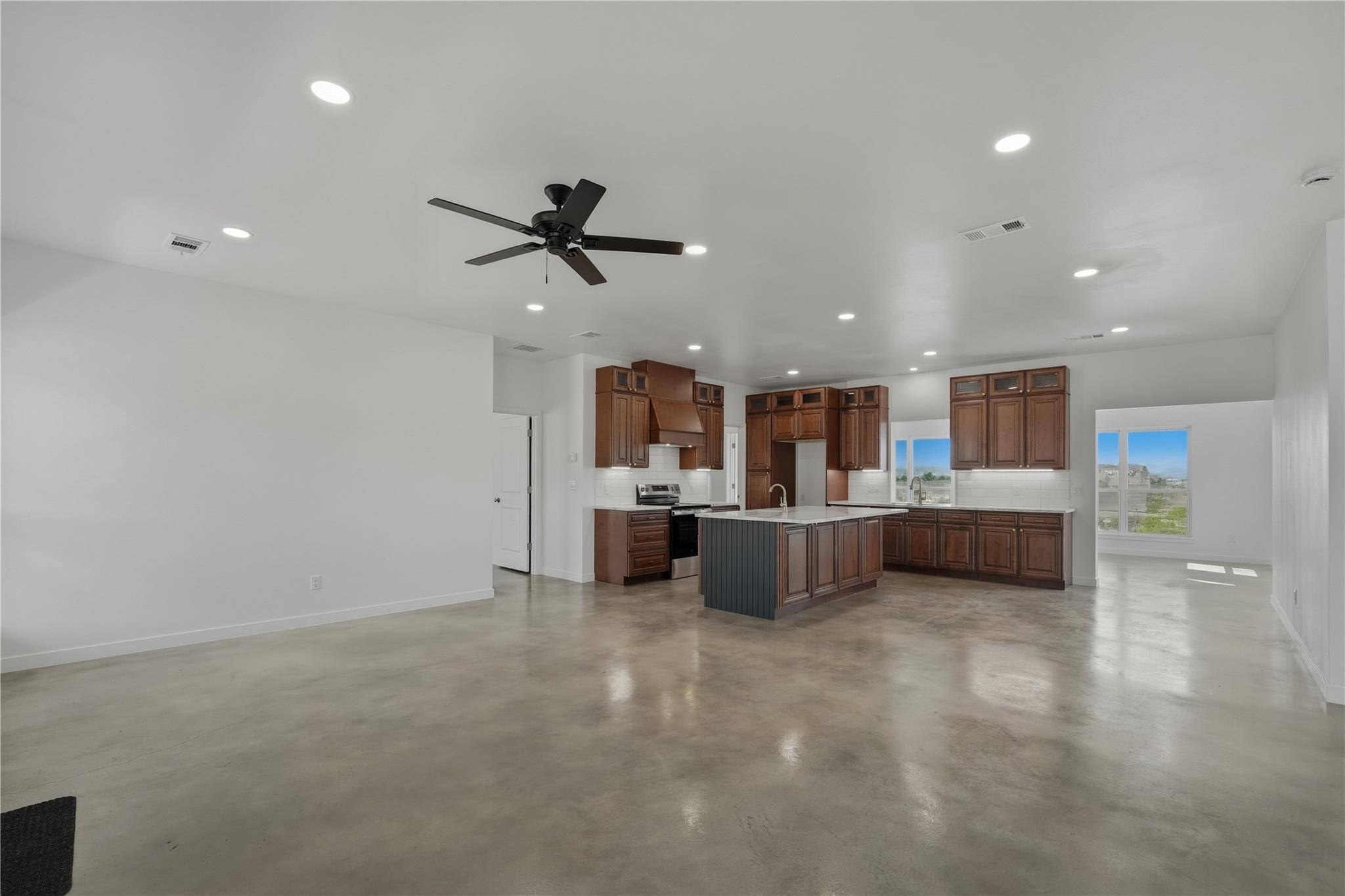 9345 Hajovsky Rd, La Grange, TX 78945