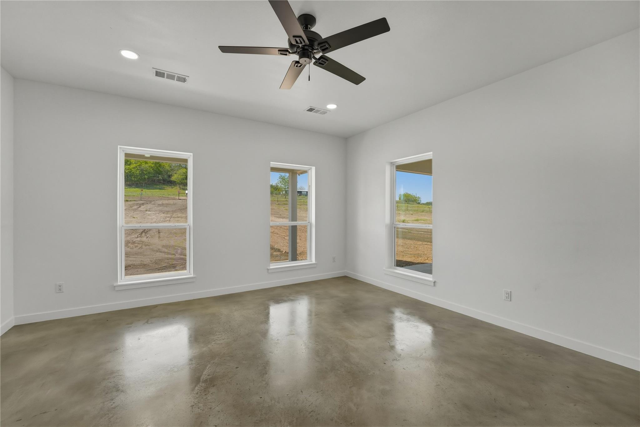 9345 Hajovsky Rd, La Grange, TX 78945