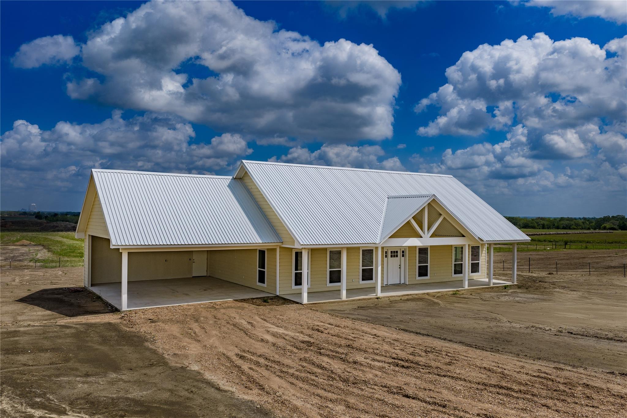 9345 Hajovsky Rd, La Grange, TX 78945