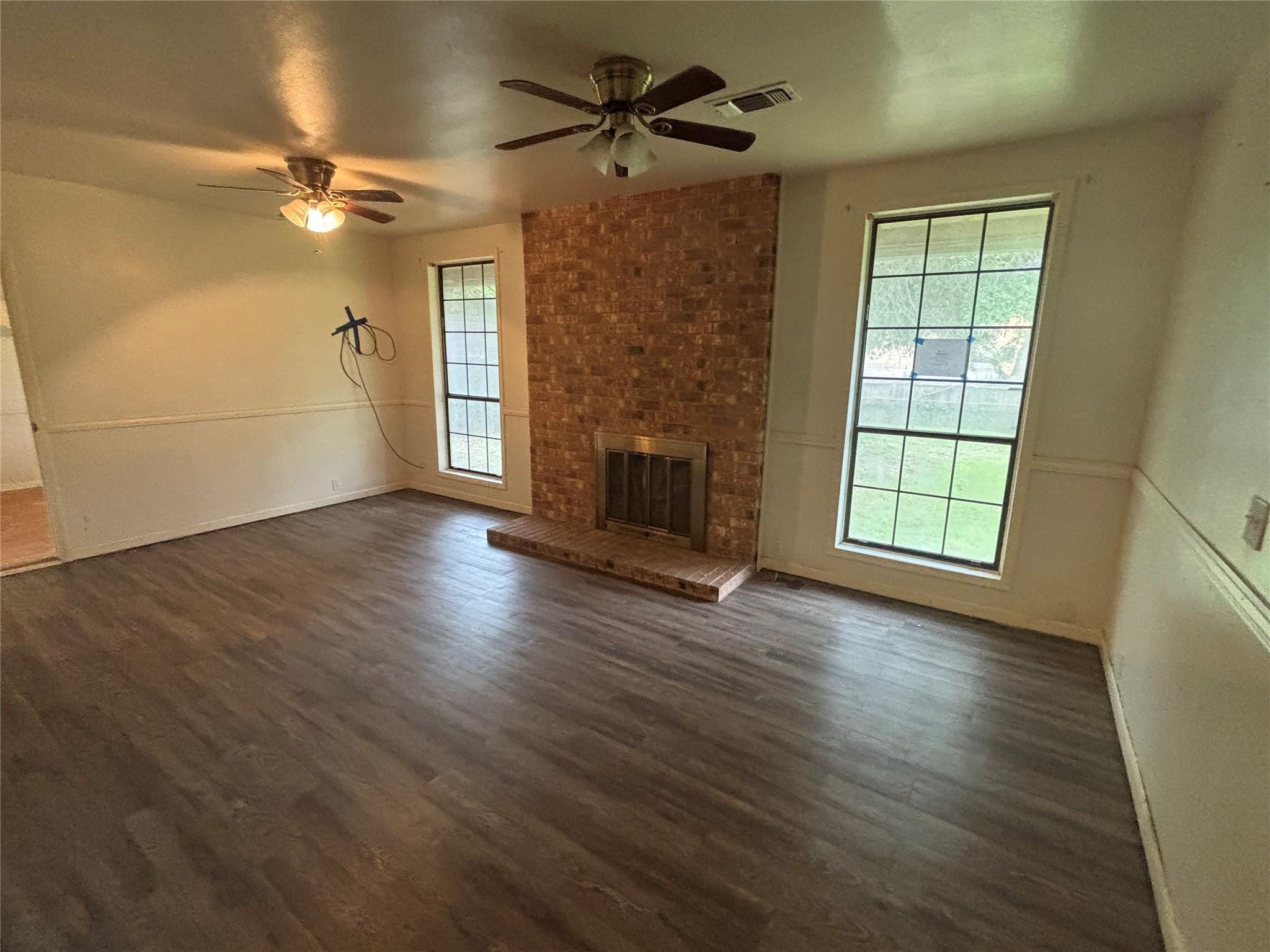 2408 Post Oak Rd, Rockdale, TX 76567
