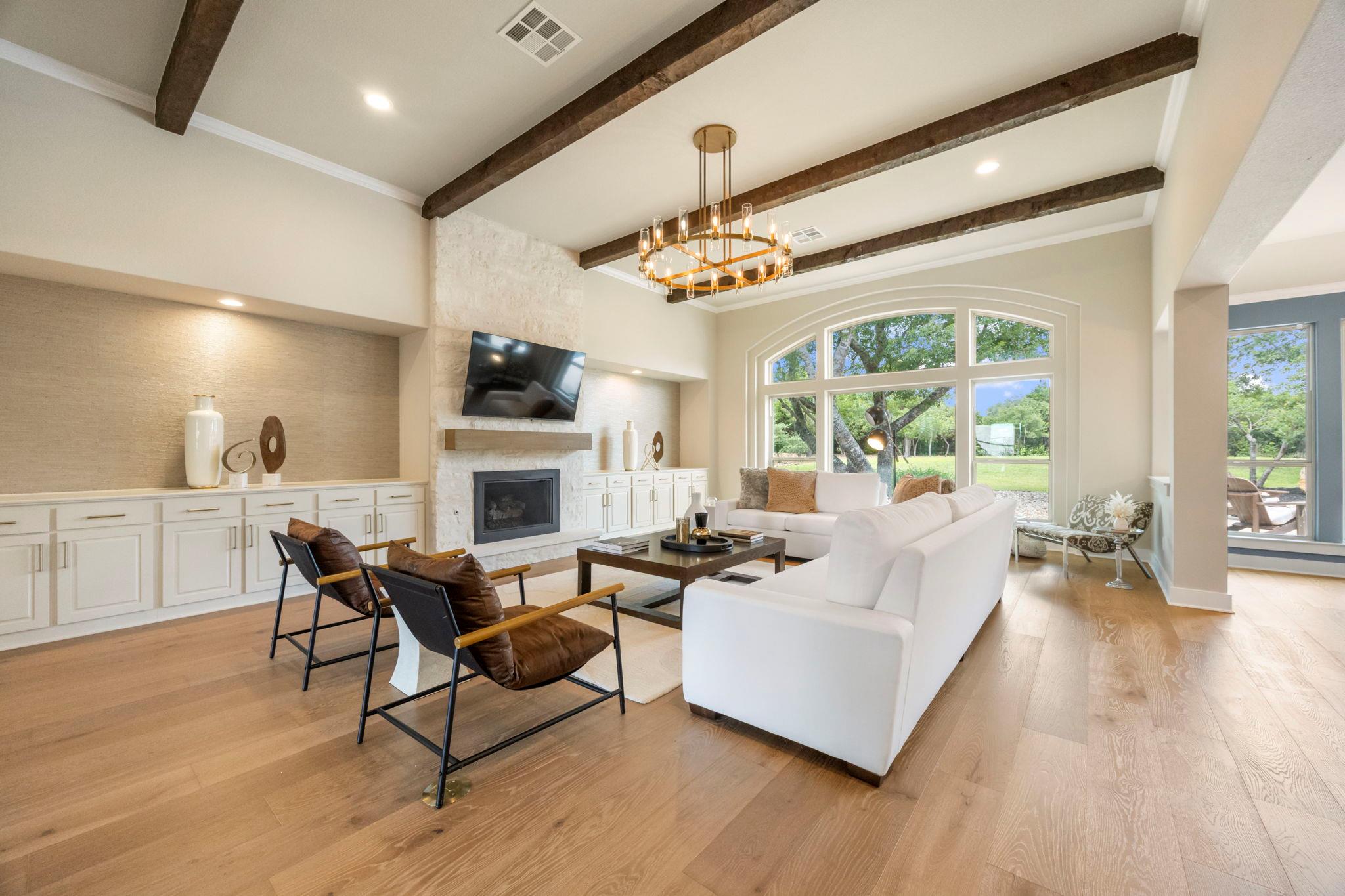 2120 High Lonesome Dr, Leander, TX 78641
