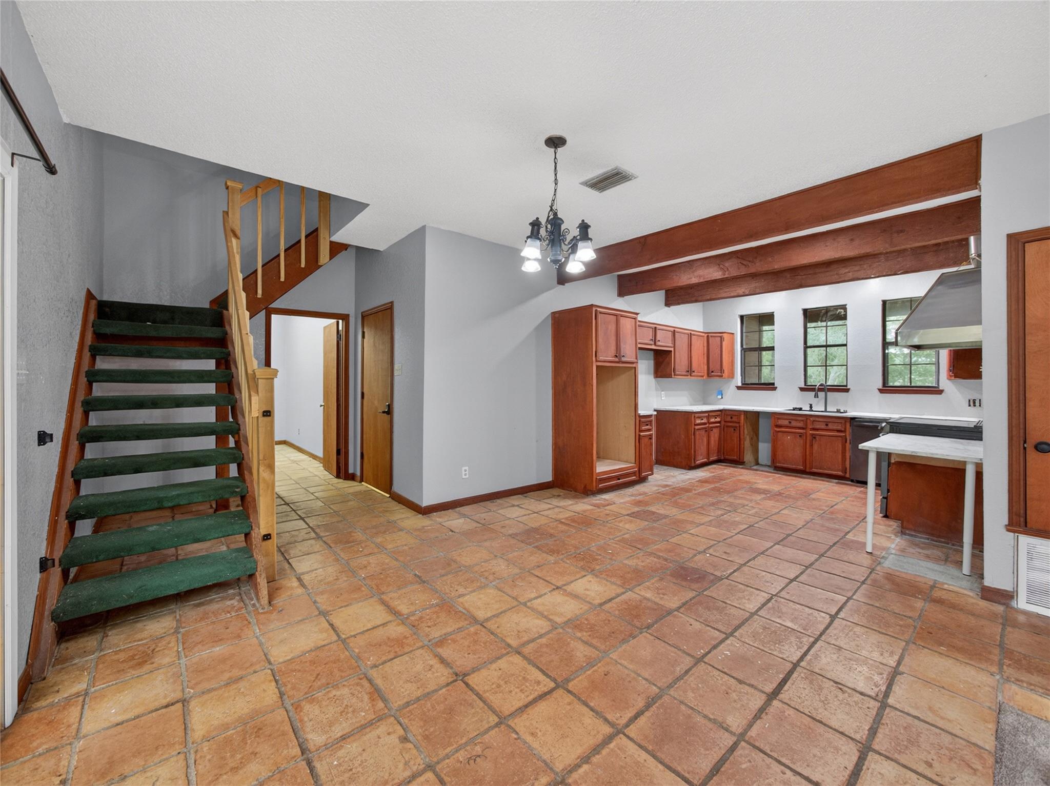 222 Indiana Rd, Lockhart, TX 78644