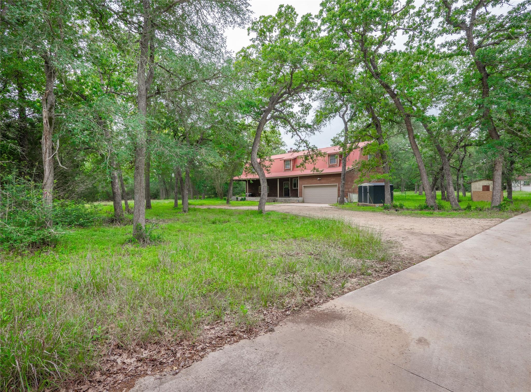 222 Indiana Rd, Lockhart, TX 78644