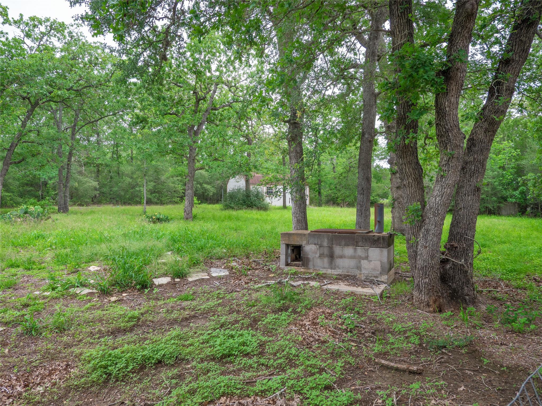 222 Indiana Rd, Lockhart, TX 78644