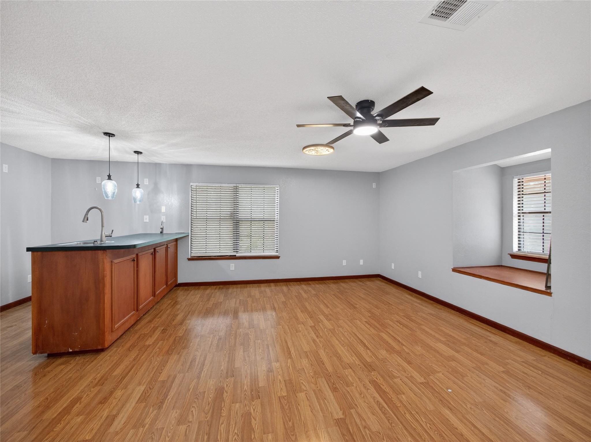 222 Indiana Rd, Lockhart, TX 78644