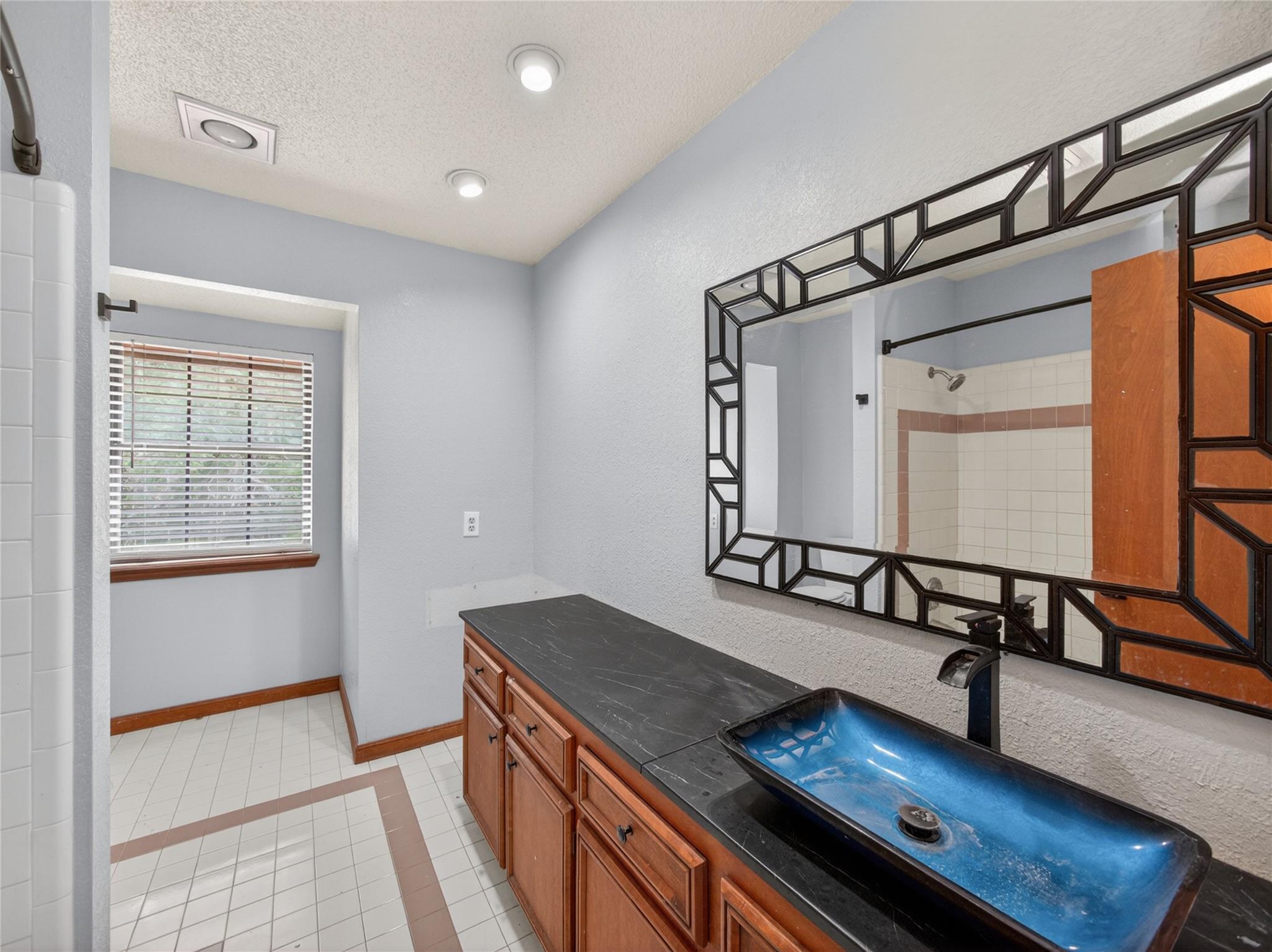222 Indiana Rd, Lockhart, TX 78644