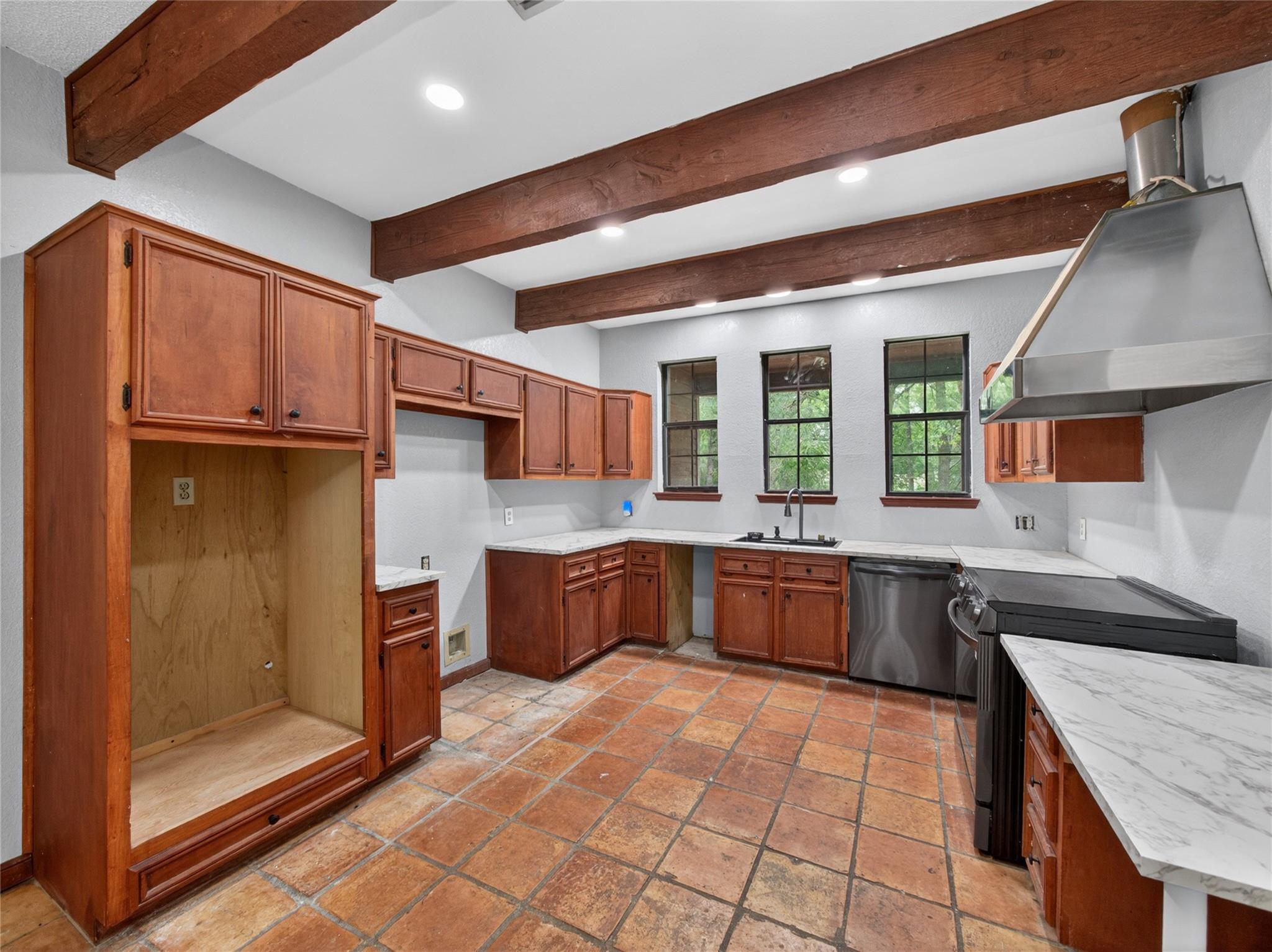 222 Indiana Rd, Lockhart, TX 78644