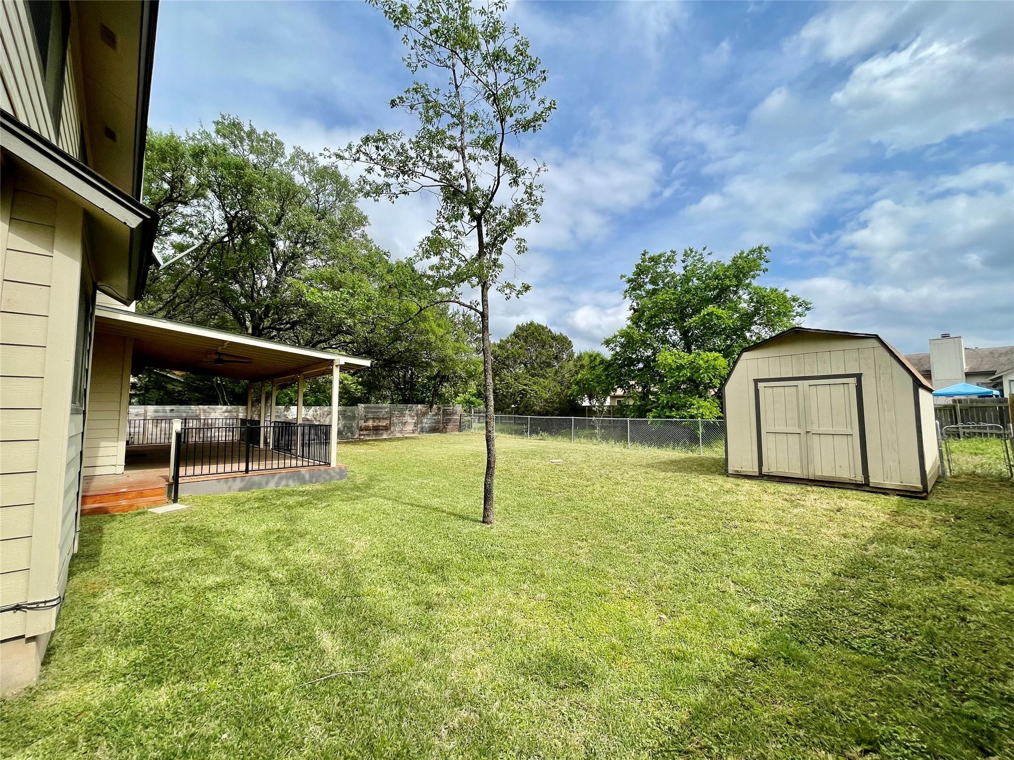 8905 Bridgewood Trl, Austin, TX 78729