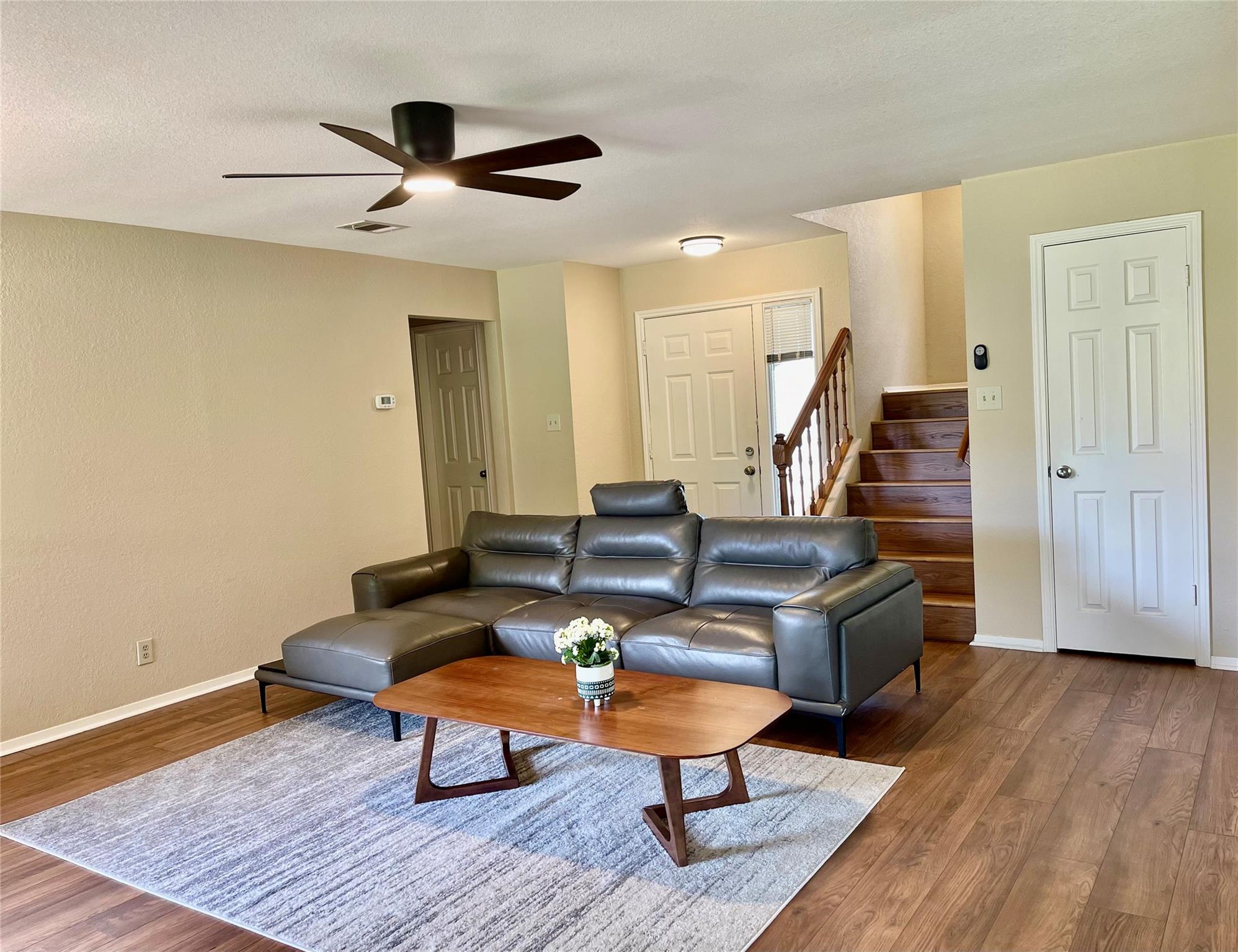 8905 Bridgewood Trl, Austin, TX 78729
