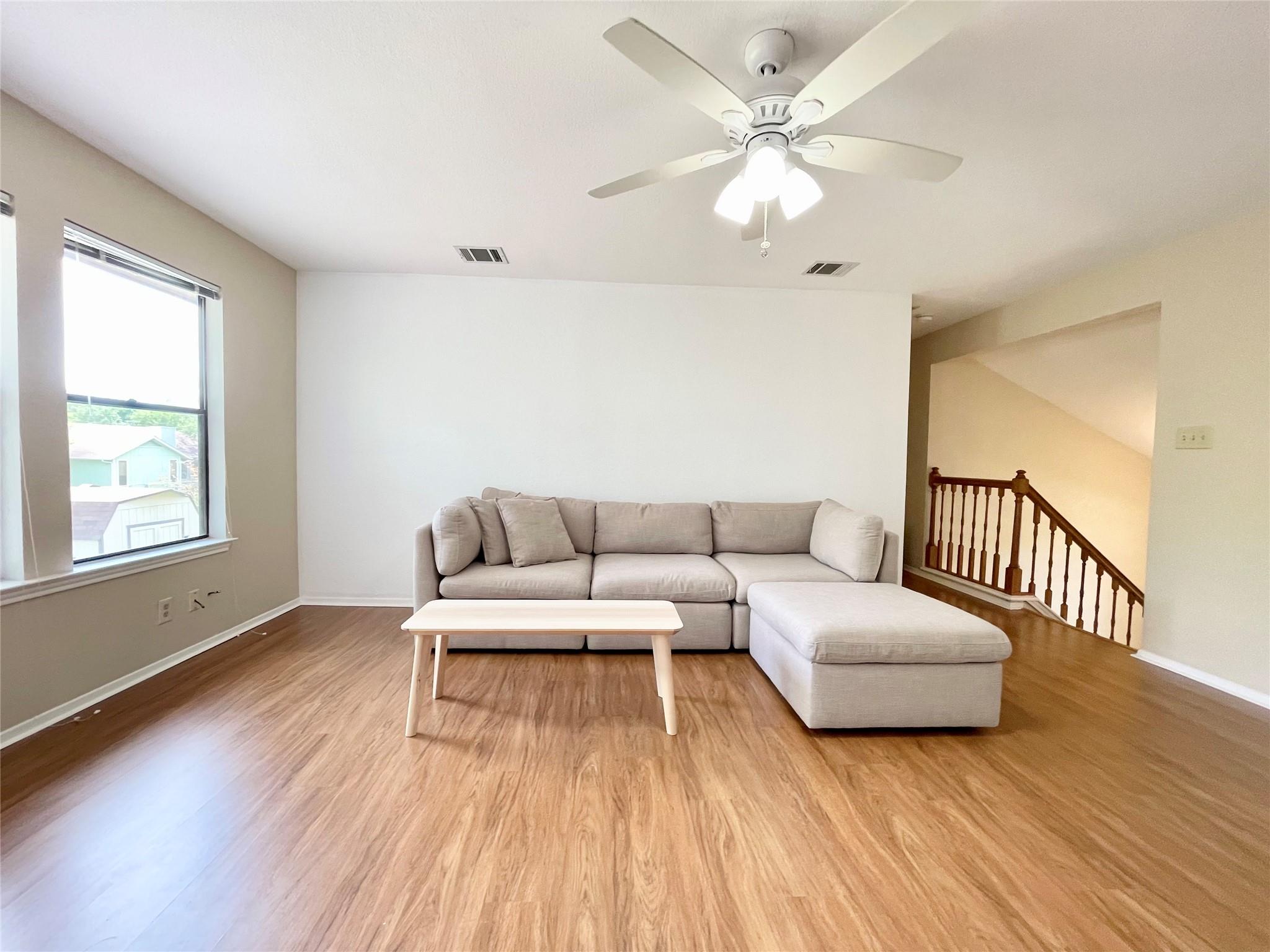 8905 Bridgewood Trl, Austin, TX 78729