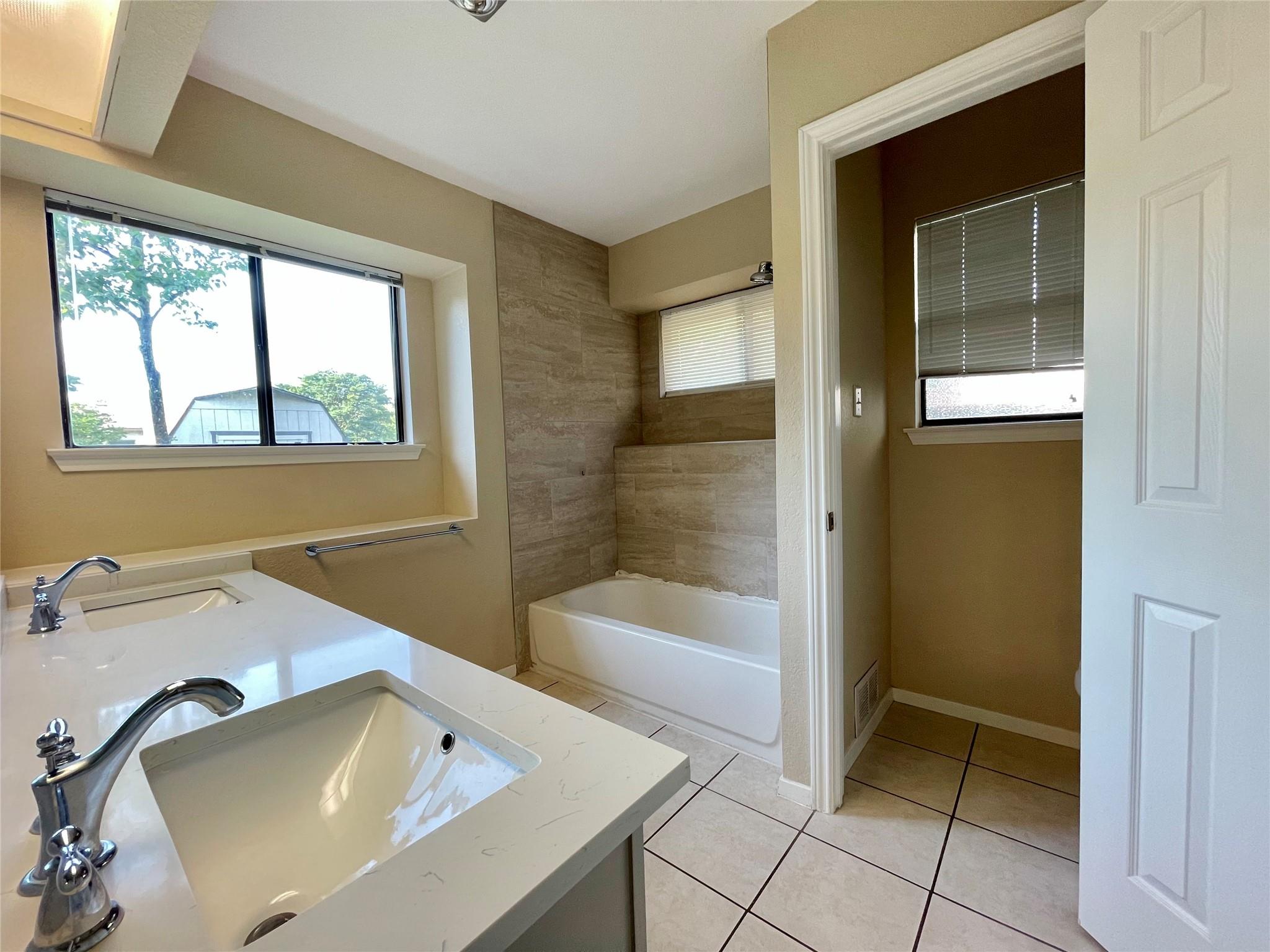 8905 Bridgewood Trl, Austin, TX 78729