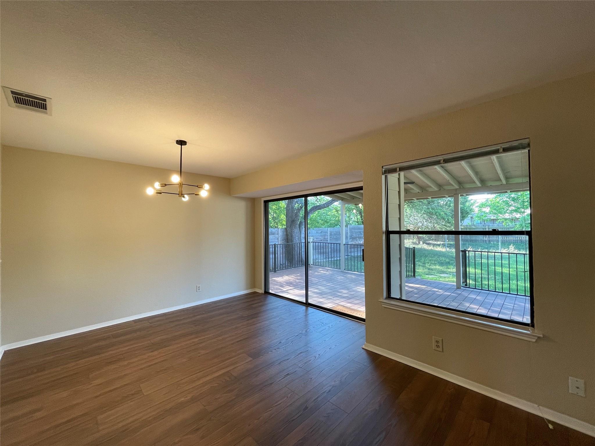 8905 Bridgewood Trl, Austin, TX 78729