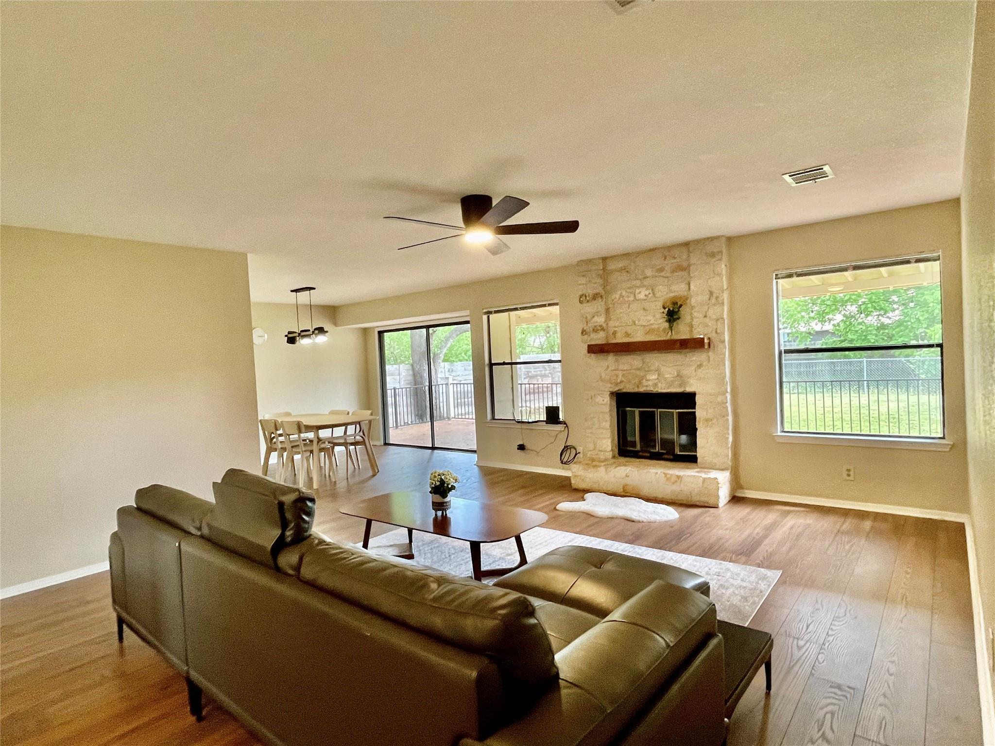 8905 Bridgewood Trl, Austin, TX 78729