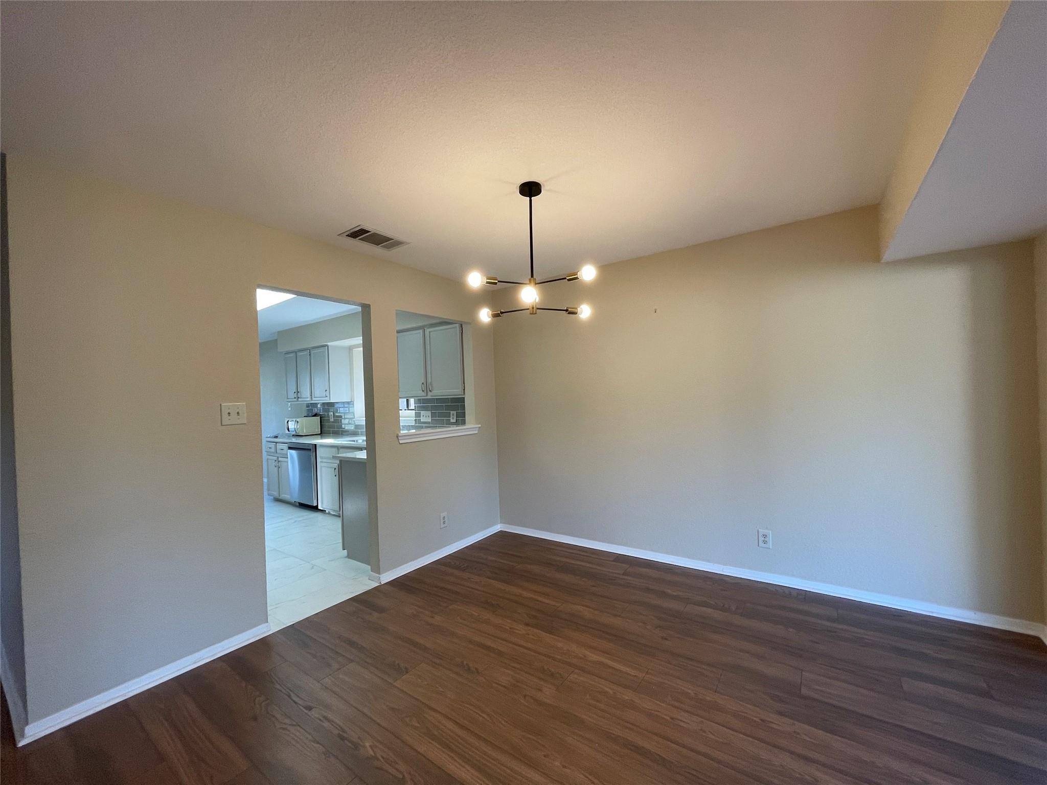 8905 Bridgewood Trl, Austin, TX 78729