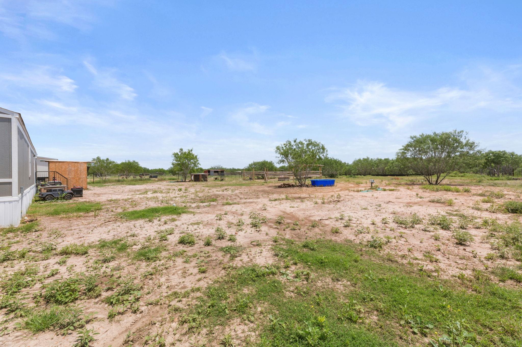 305 Blue Quail St, Dale, TX 78616