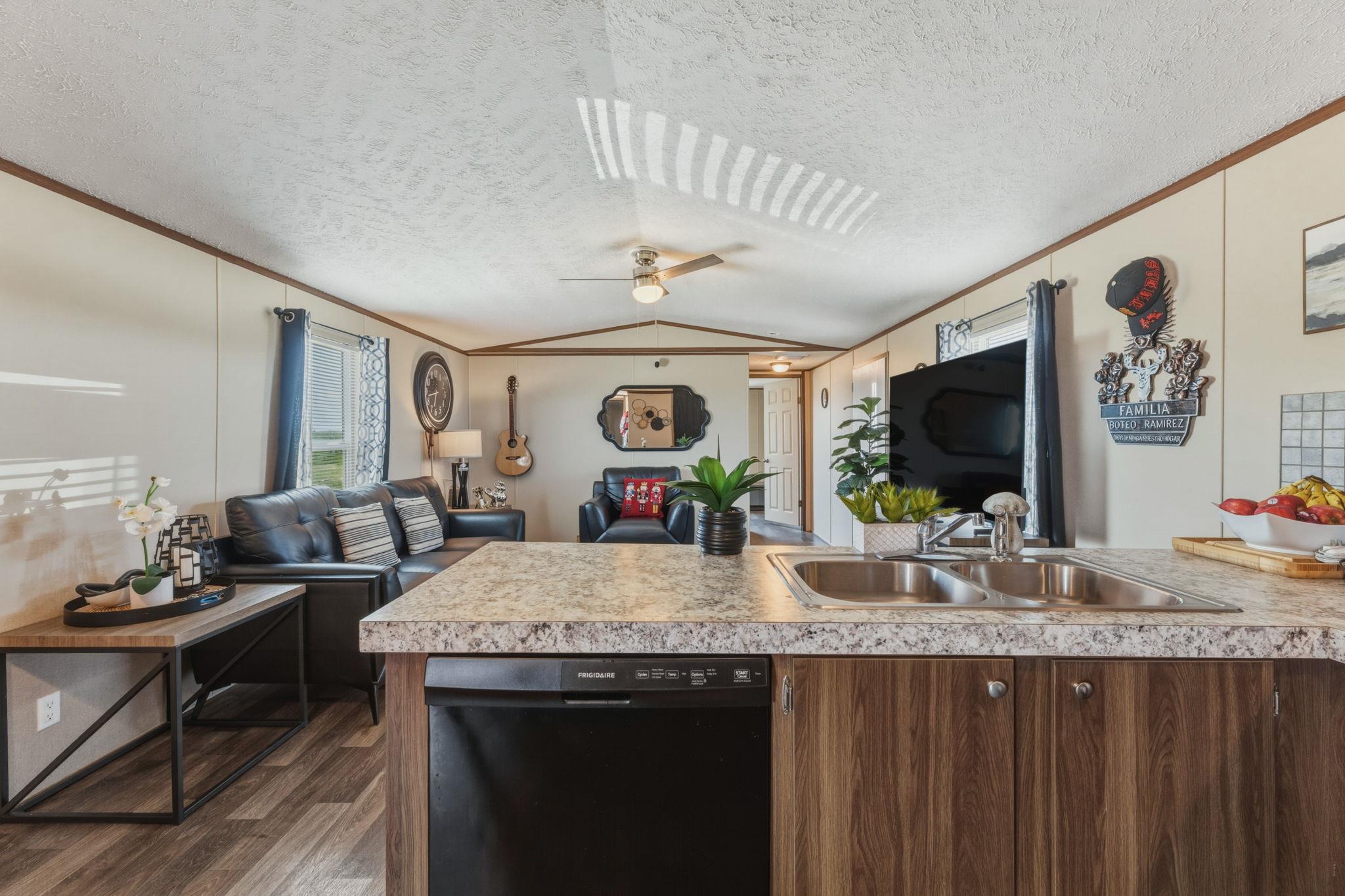 305 Blue Quail St, Dale, TX 78616