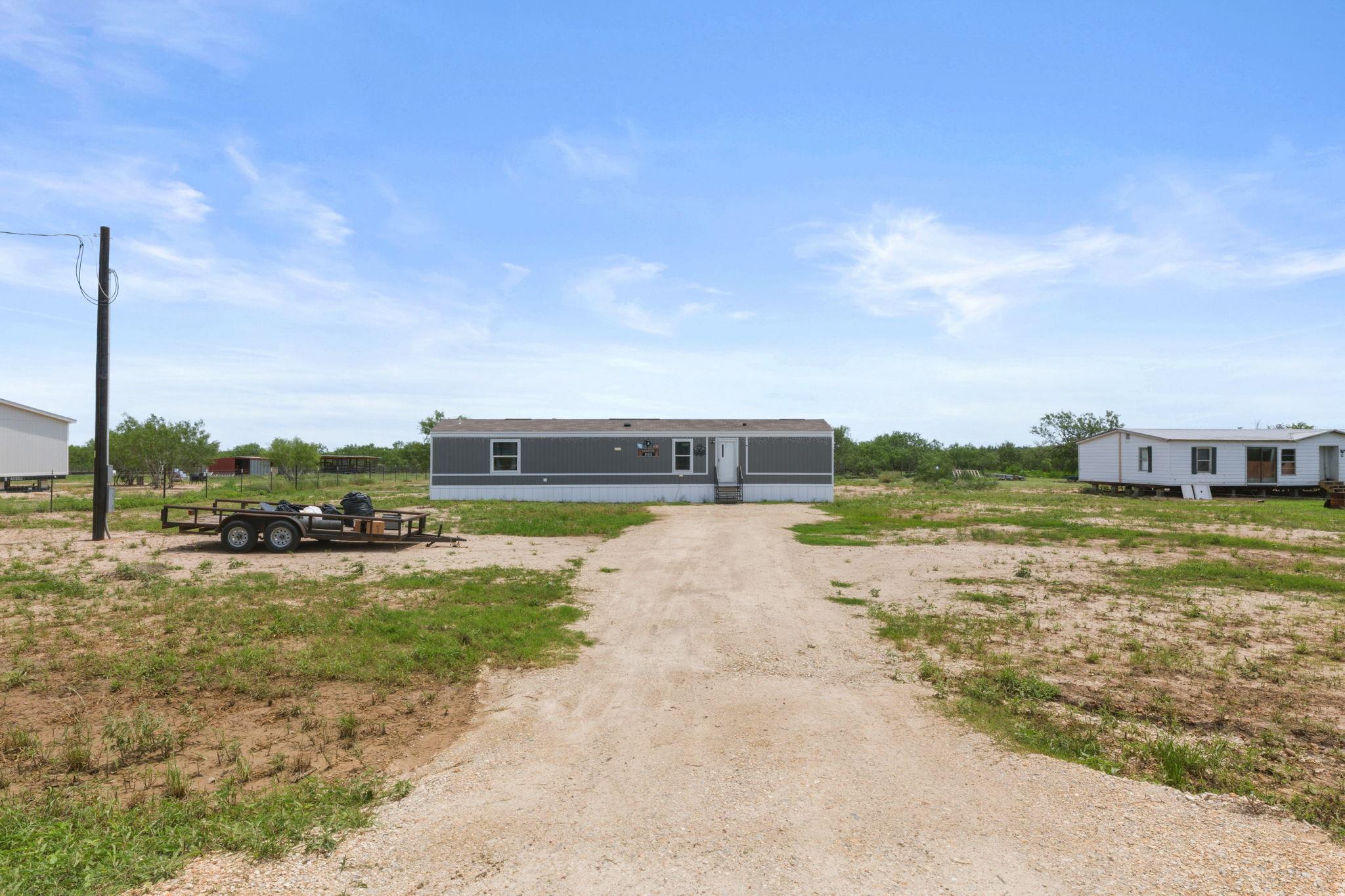 305 Blue Quail St, Dale, TX 78616