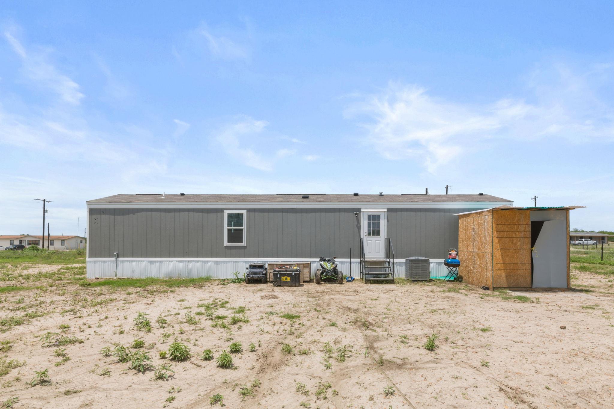 305 Blue Quail St, Dale, TX 78616