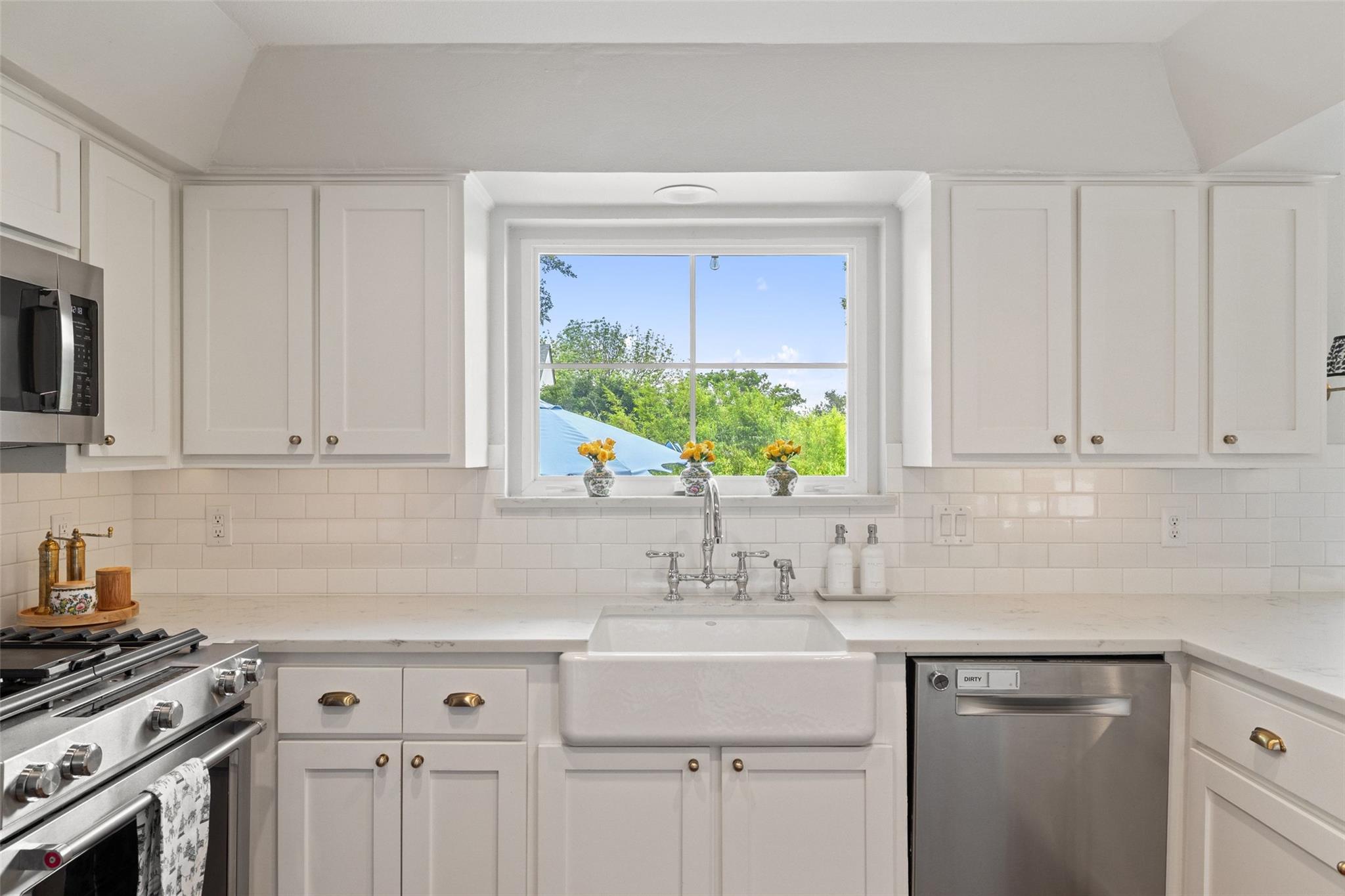 3106 Mistyglen Cir, Austin, TX 78746