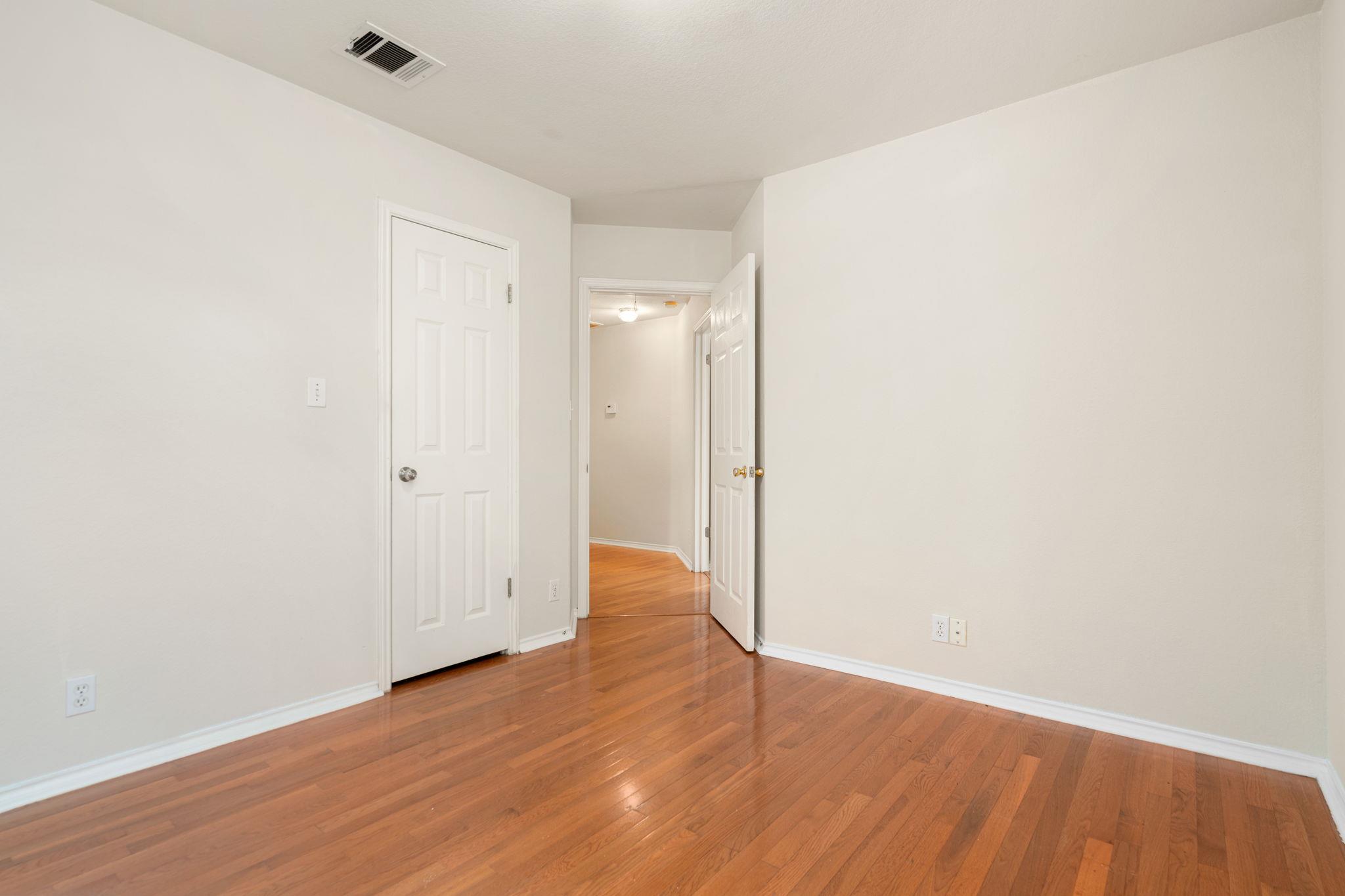 2704 Winding Brook Dr, Austin, TX 78748