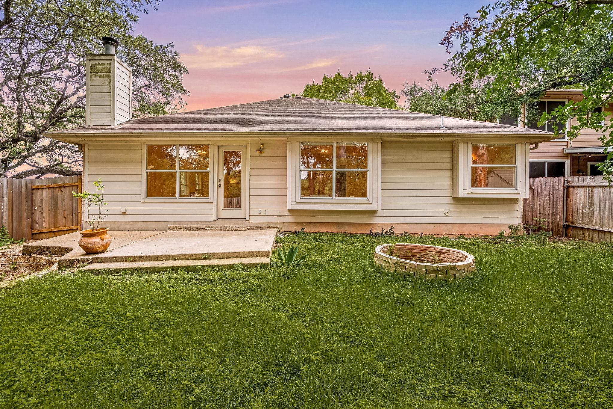 2704 Winding Brook Dr, Austin, TX 78748