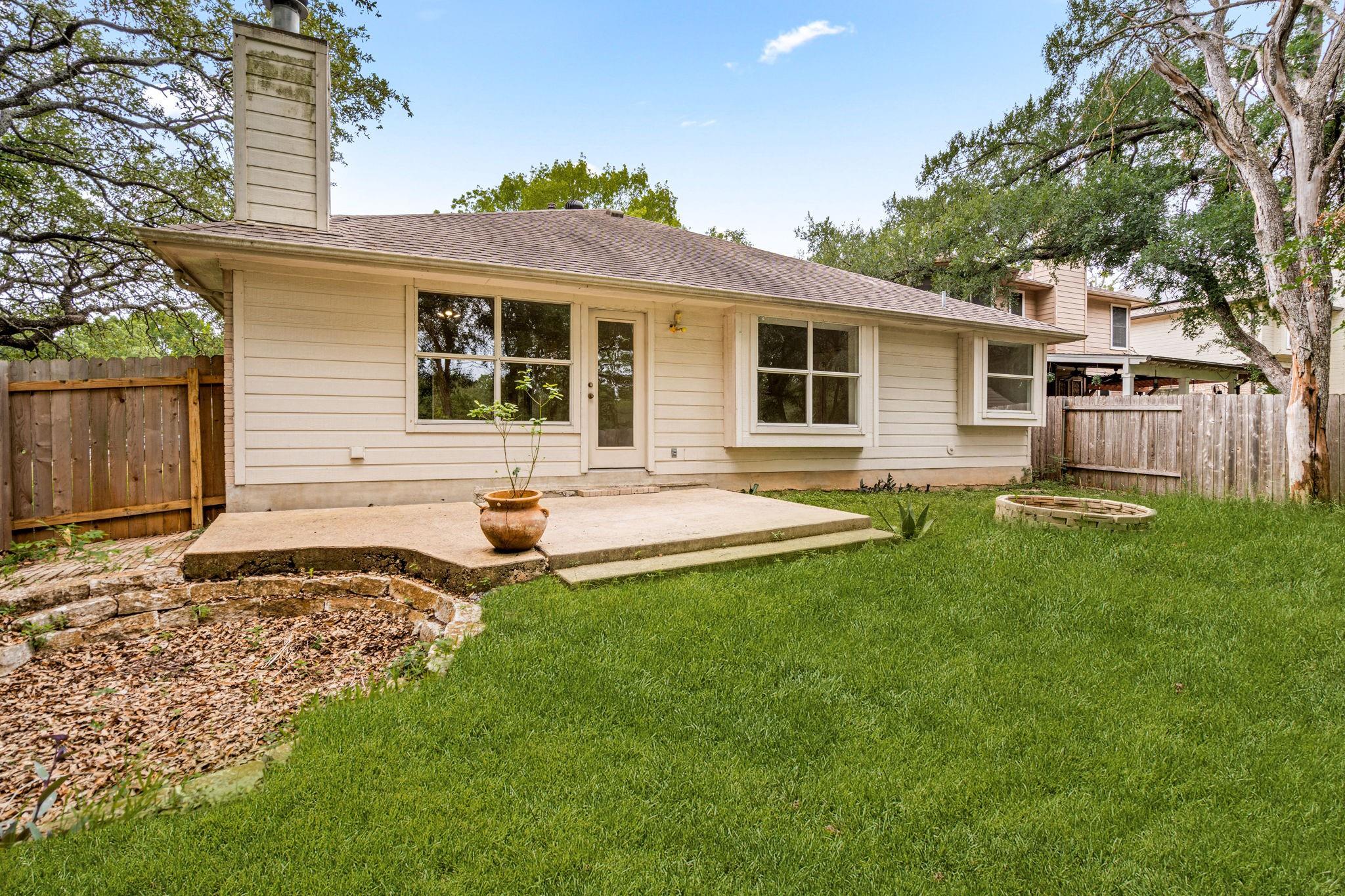 2704 Winding Brook Dr, Austin, TX 78748