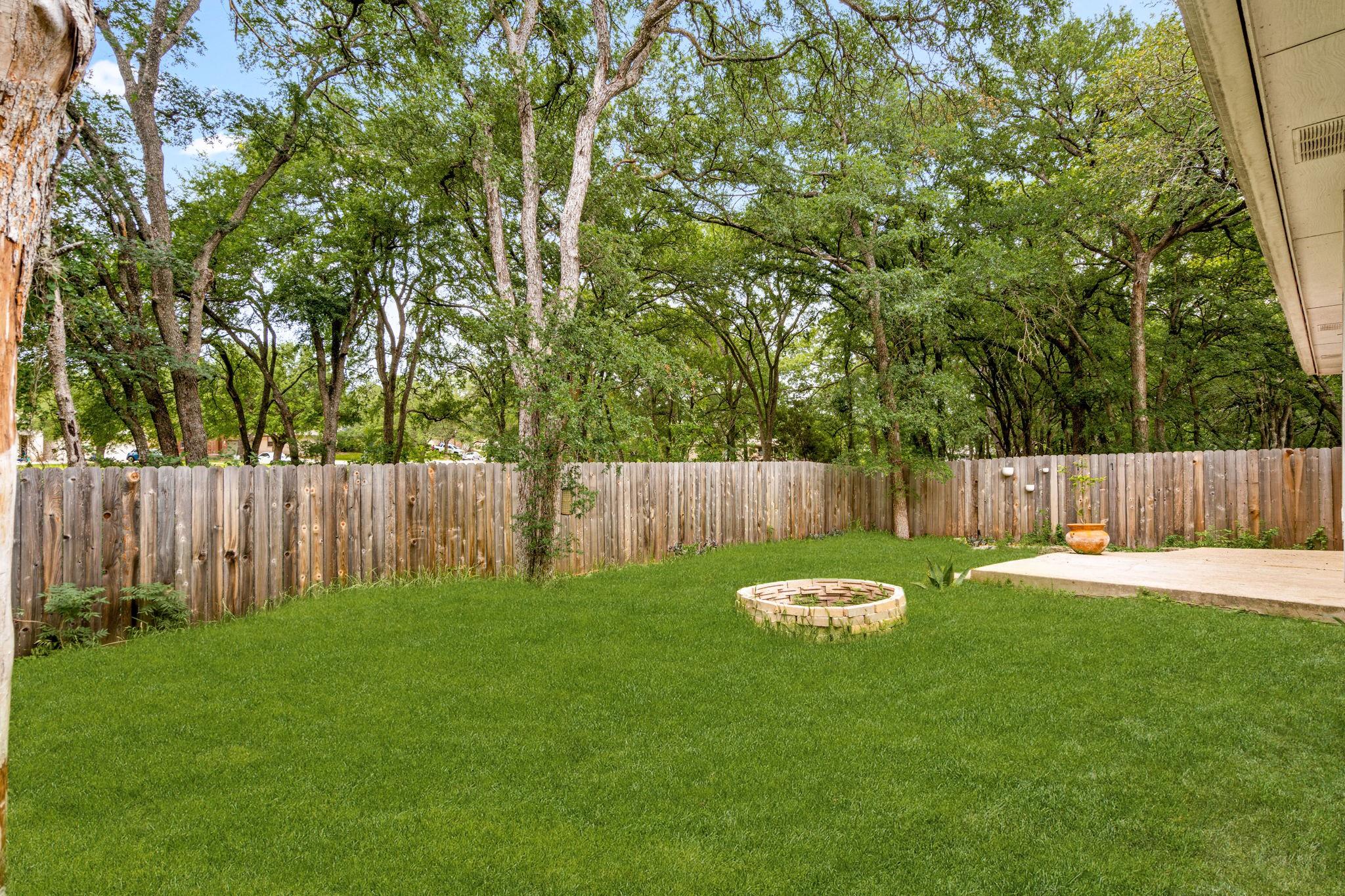2704 Winding Brook Dr, Austin, TX 78748