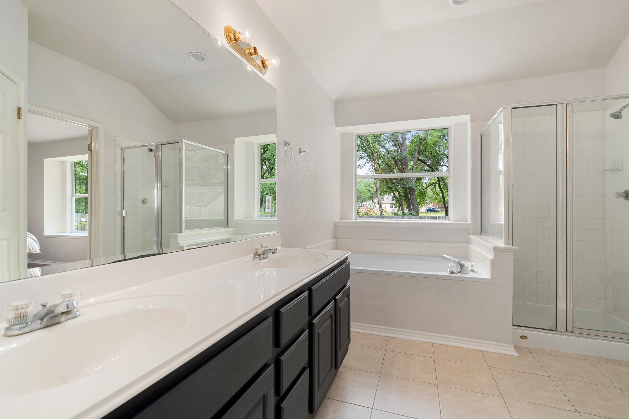 2704 Winding Brook Dr, Austin, TX 78748