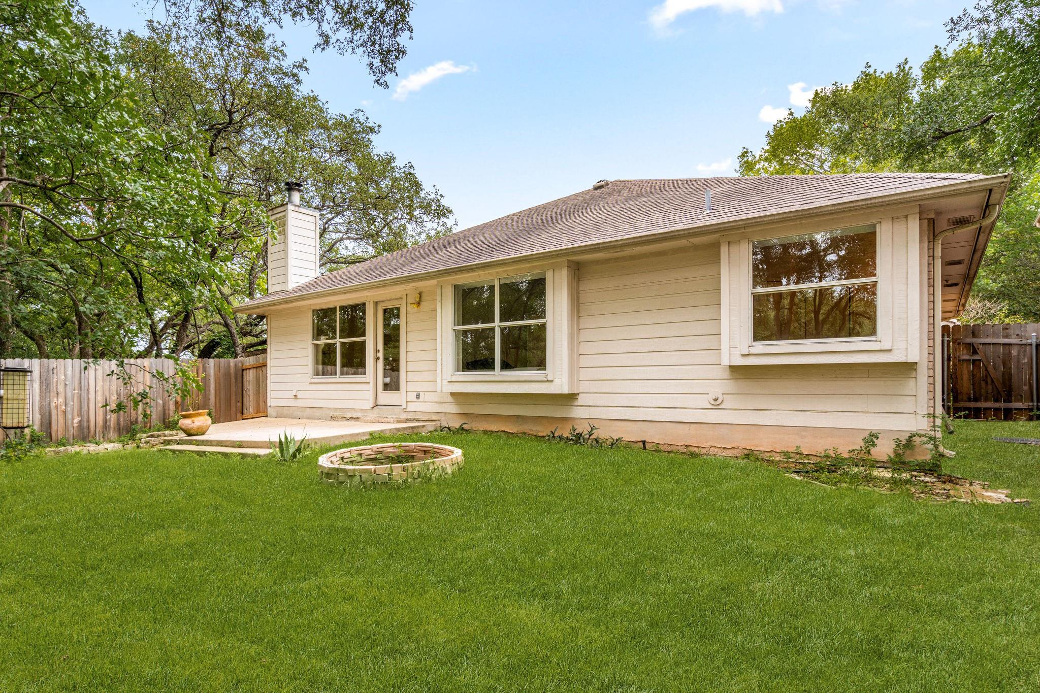 2704 Winding Brook Dr, Austin, TX 78748