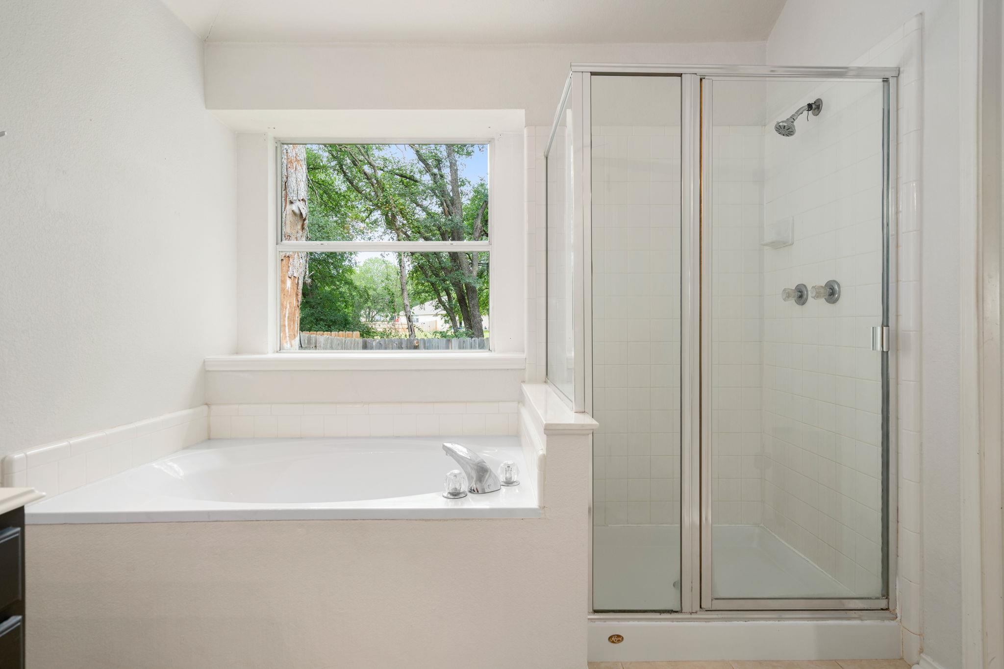 2704 Winding Brook Dr, Austin, TX 78748