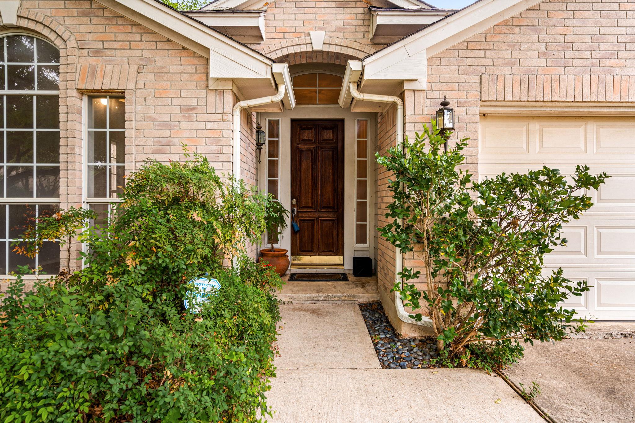 2704 Winding Brook Dr, Austin, TX 78748