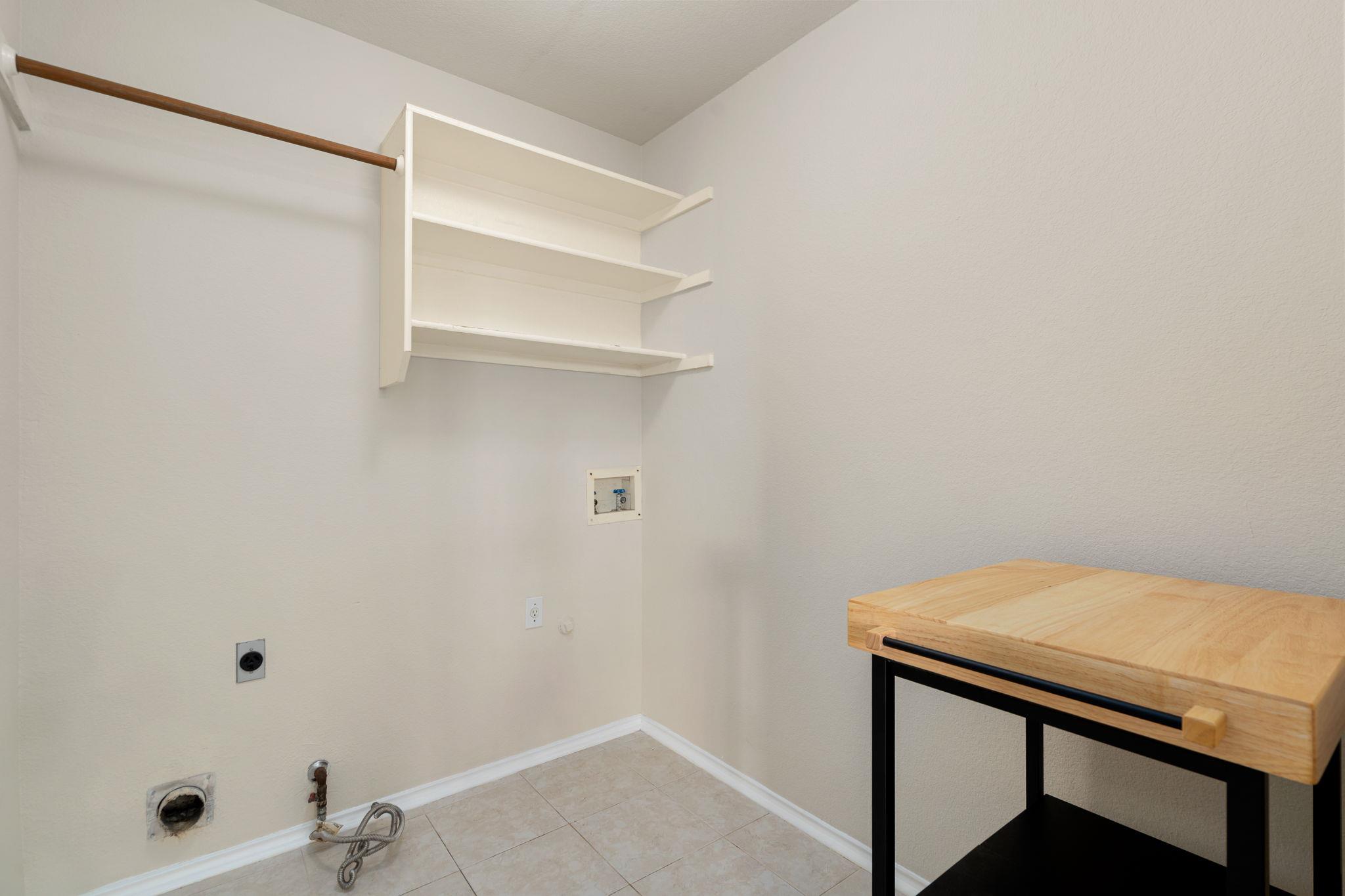 2704 Winding Brook Dr, Austin, TX 78748